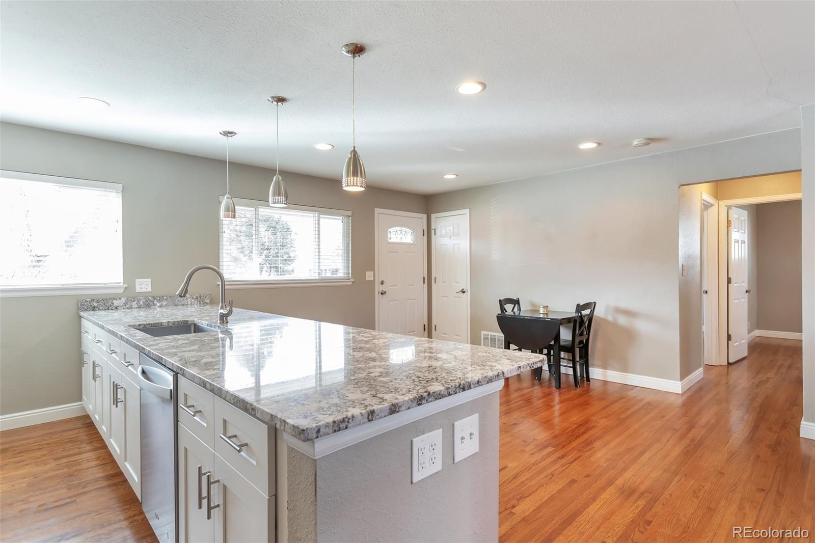 MLS Image #2 for 5886 s lakeview street,littleton, Colorado