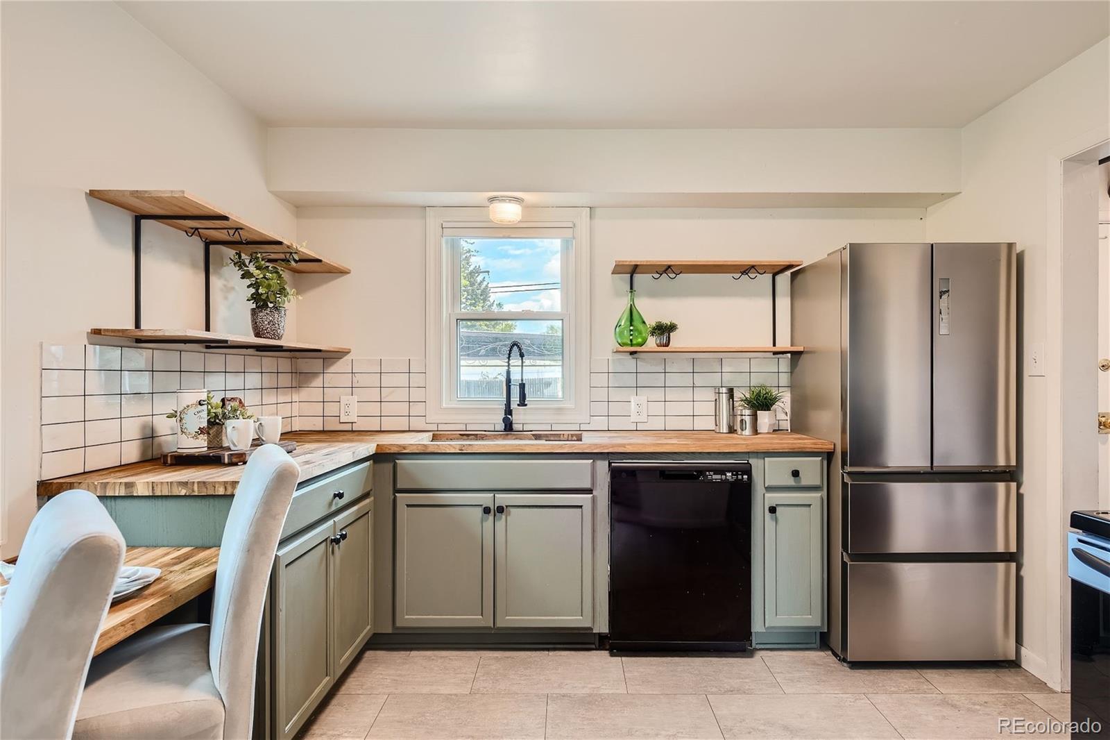 MLS Image #7 for 5666 s lakeview street,littleton, Colorado