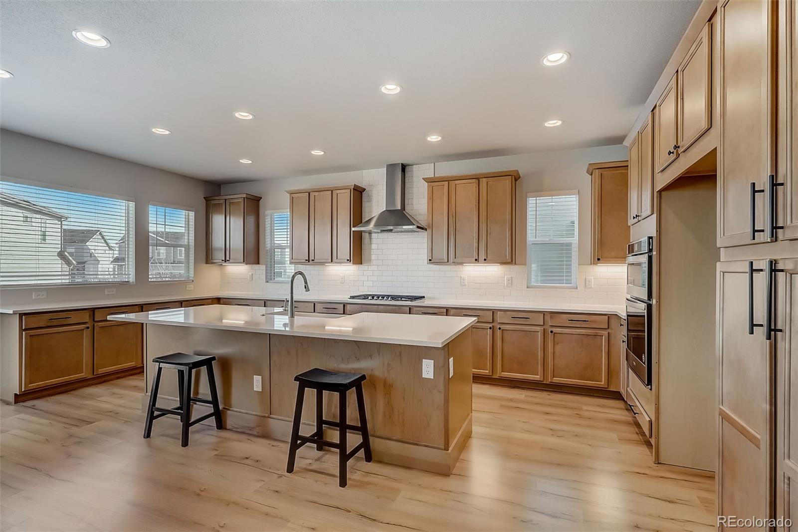 MLS Image #1 for 124 n oak hill way,aurora, Colorado