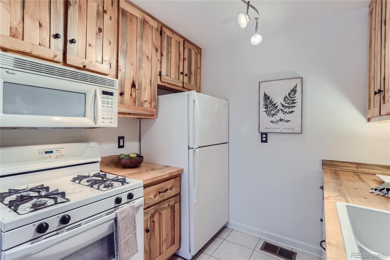 MLS Image #11 for 2438 w 35th avenue,denver, Colorado