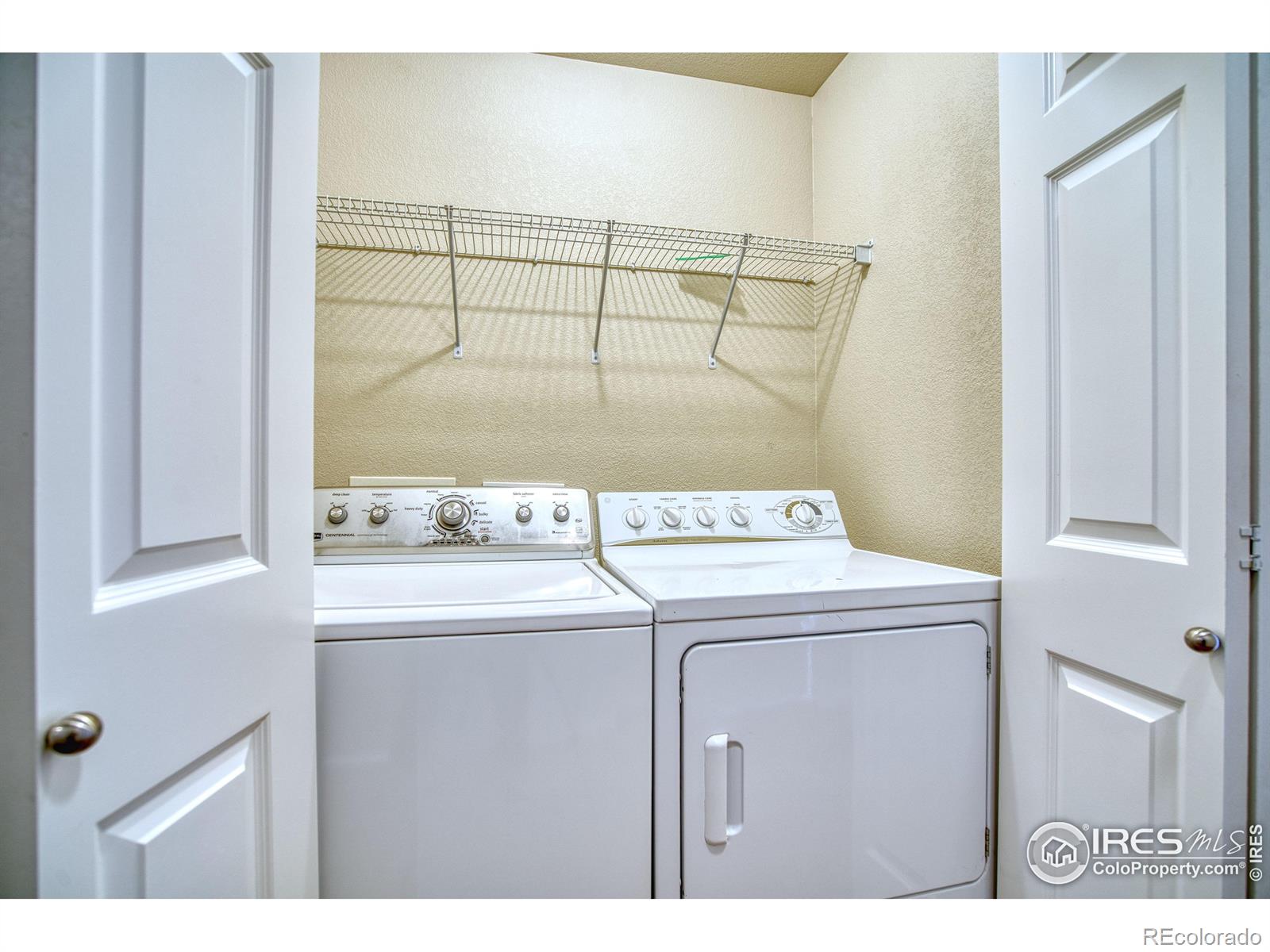 MLS Image #21 for 14122  sun blaze loop,broomfield, Colorado