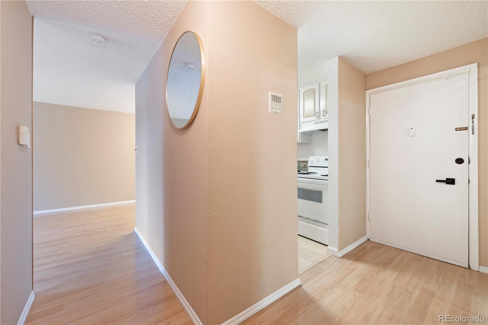 MLS Image #10 for 2375 s linden court,denver, Colorado