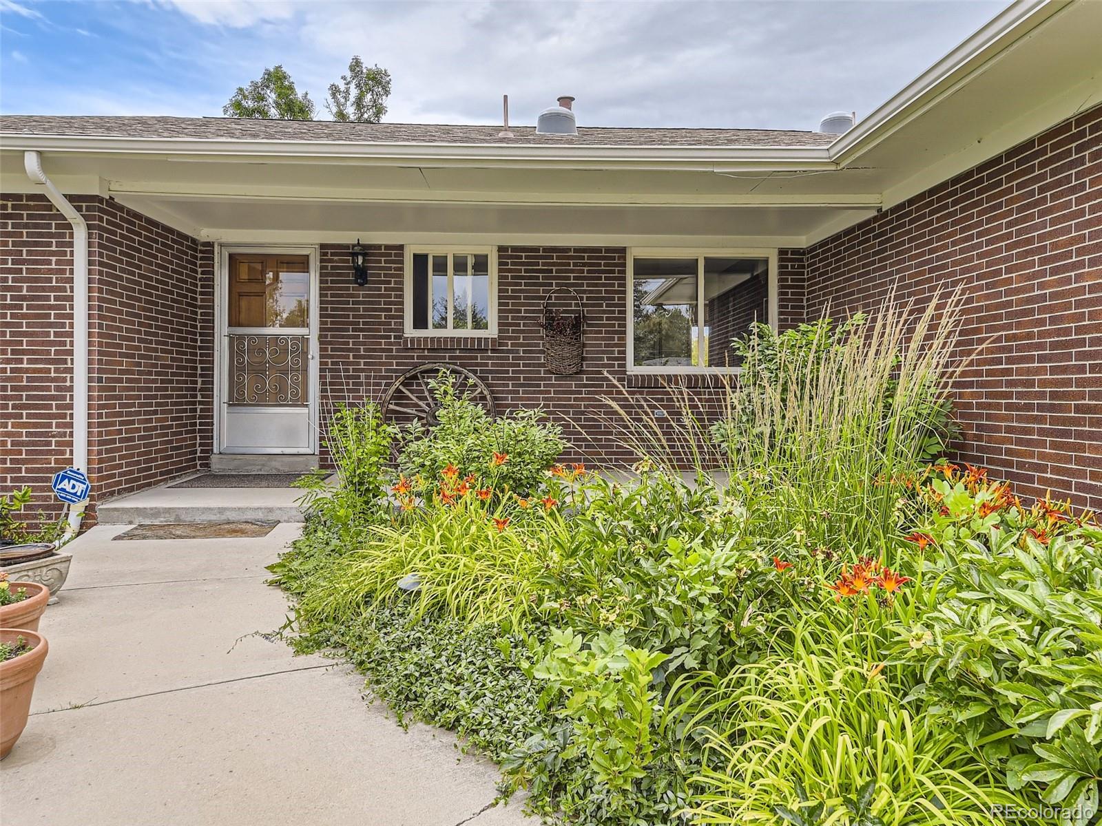 MLS Image #3 for 6654 s blackhawk street,centennial, Colorado