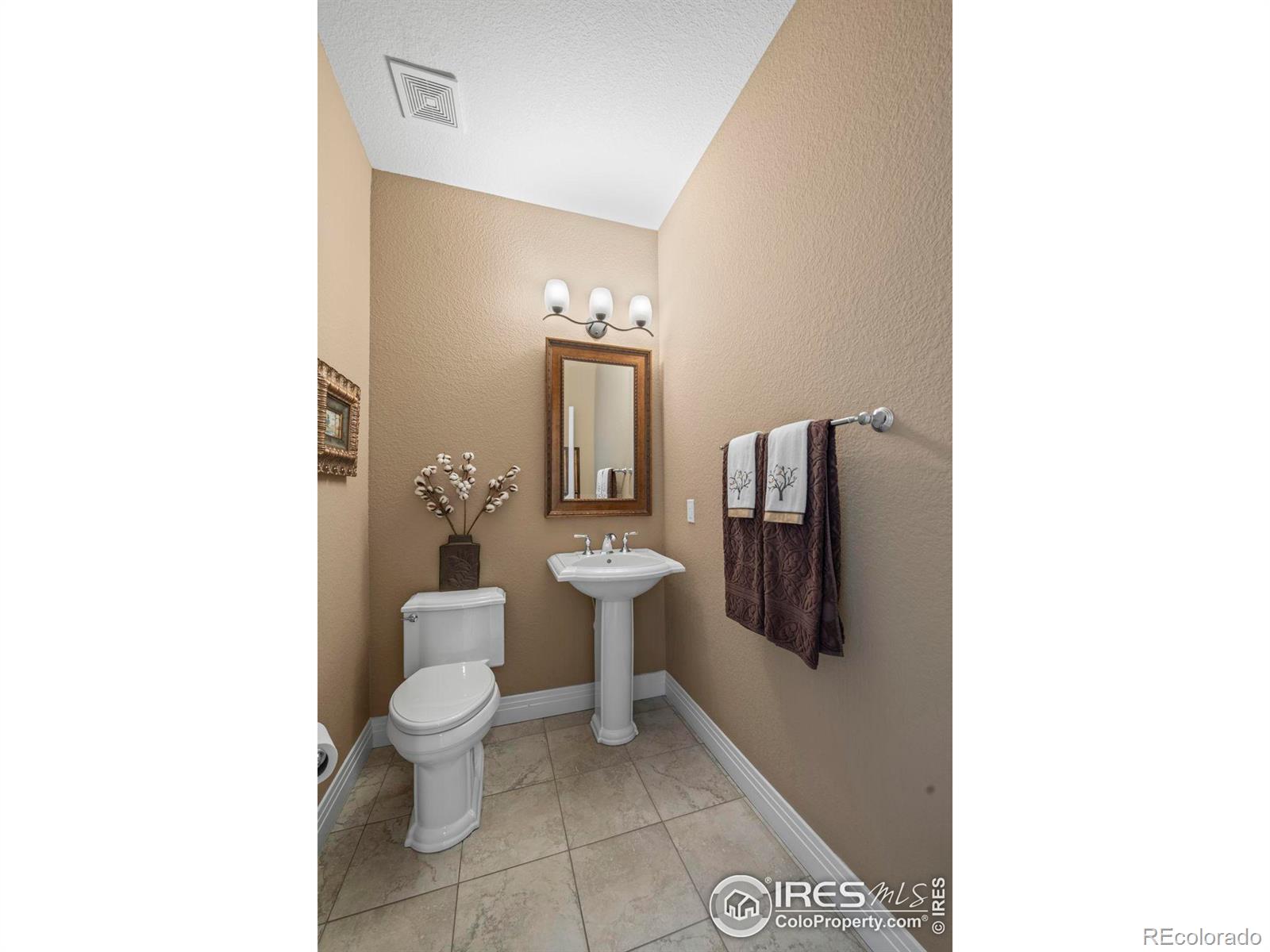 MLS Image #15 for 2117  heritage place,erie, Colorado
