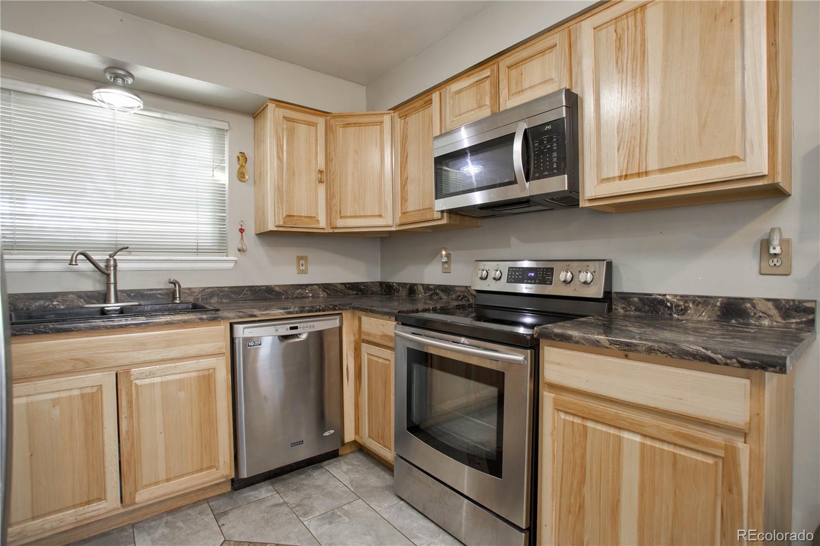 MLS Image #13 for 18899 e 16th place,aurora, Colorado