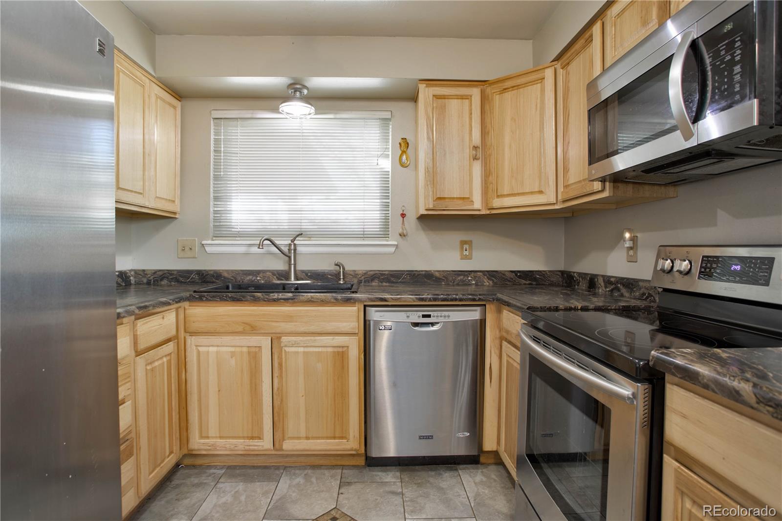 MLS Image #14 for 18899 e 16th place,aurora, Colorado