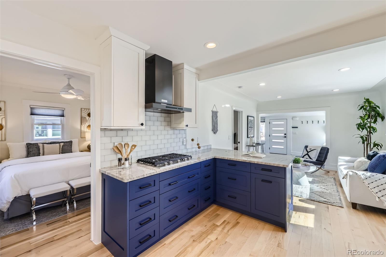 MLS Image #11 for 4441 n meade street,denver, Colorado