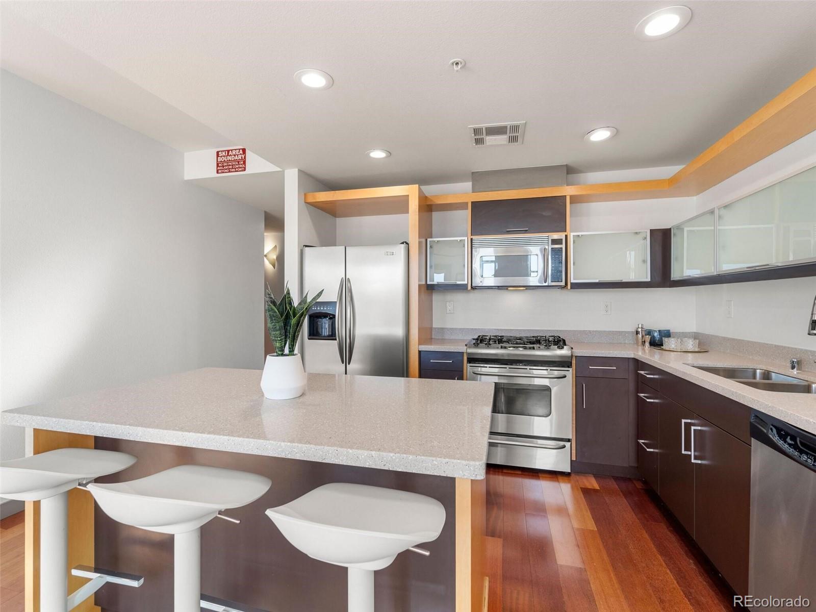 MLS Image #7 for 2900  wyandot street 302,denver, Colorado