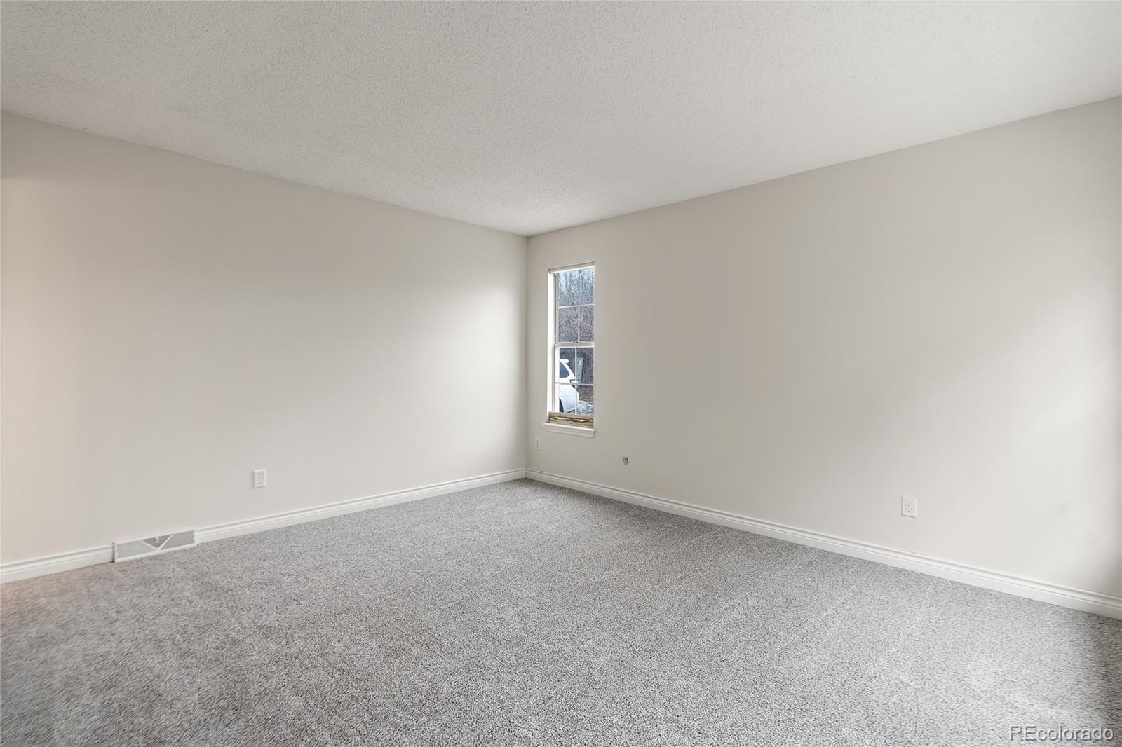 MLS Image #9 for 8872 e amherst drive,denver, Colorado