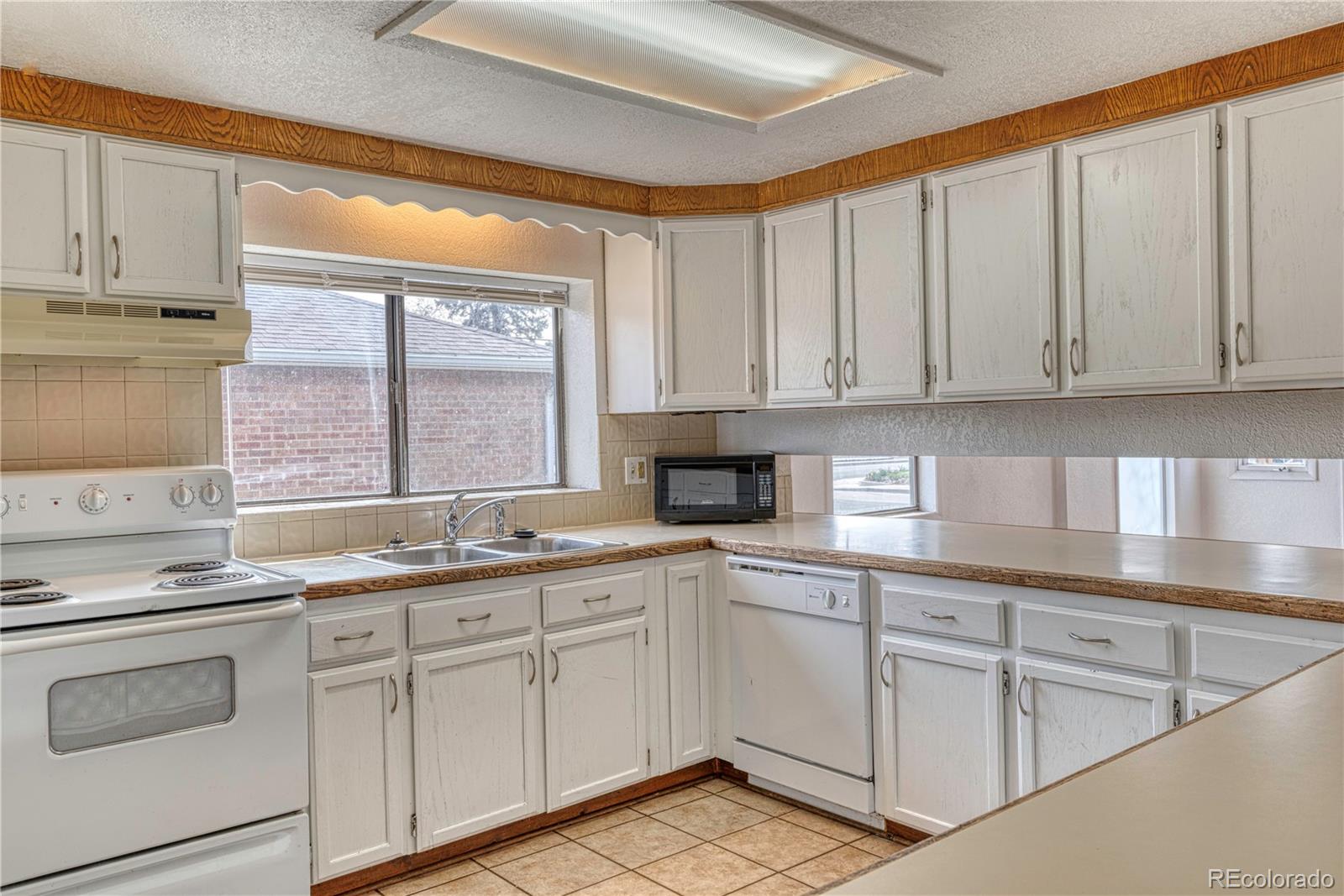 MLS Image #15 for 3182 s cherokee street,englewood, Colorado