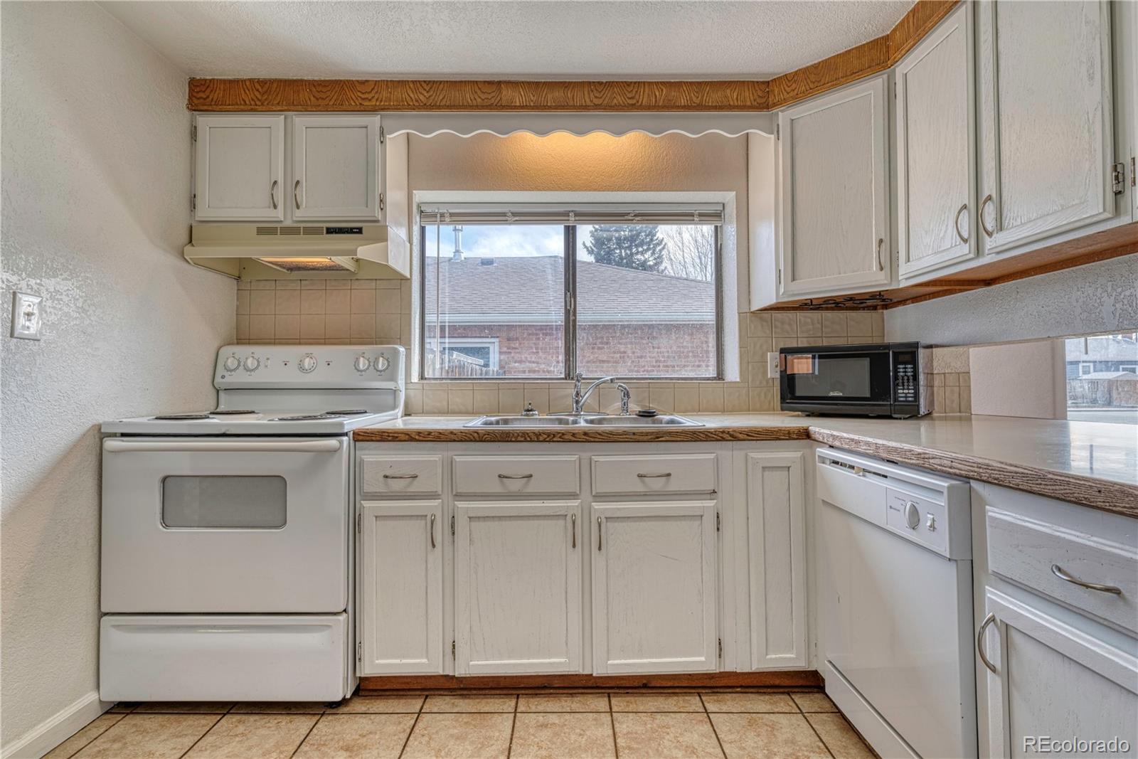 MLS Image #17 for 3182 s cherokee street,englewood, Colorado