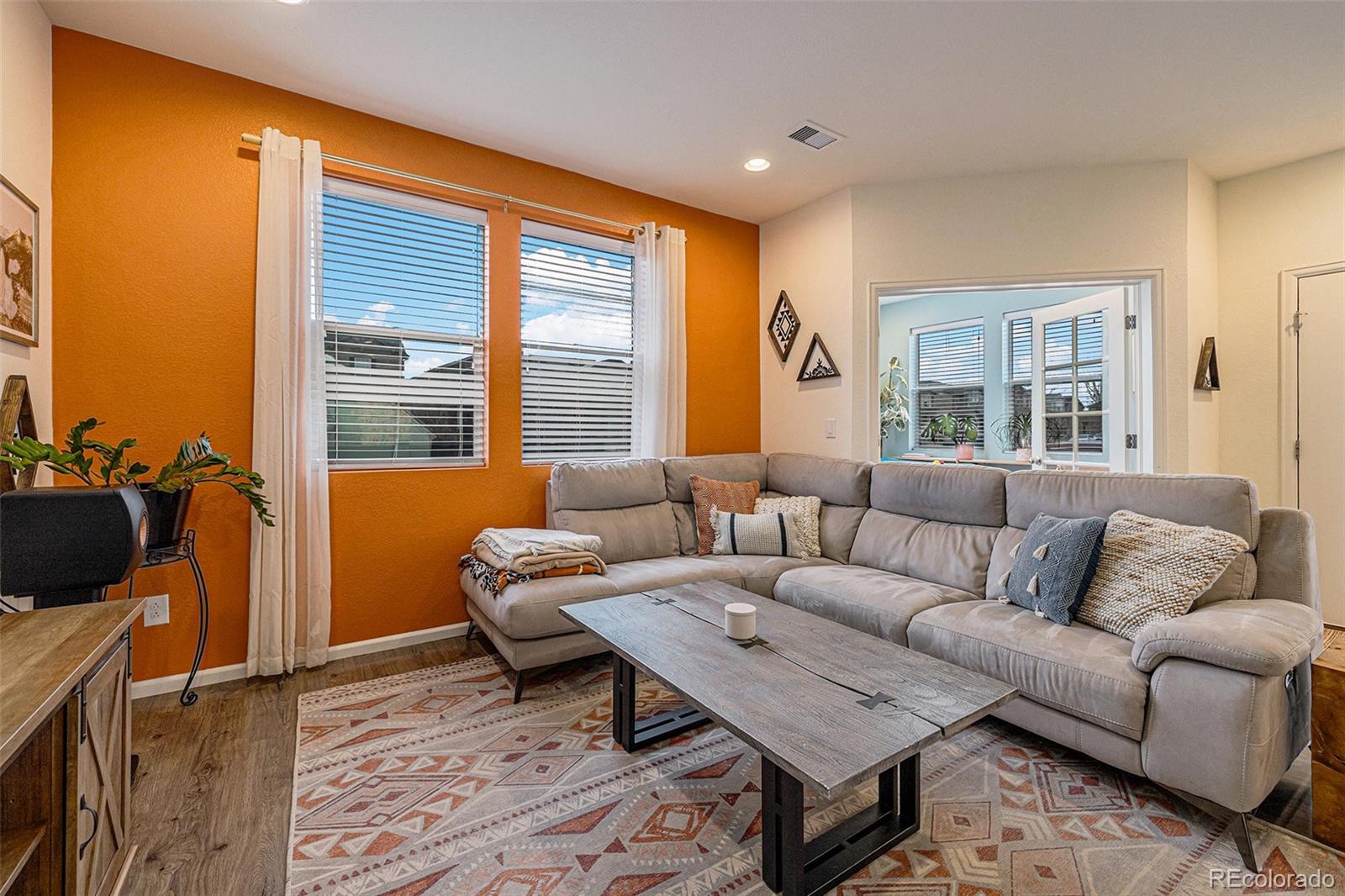 MLS Image #3 for 4758 n kittredge street,denver, Colorado