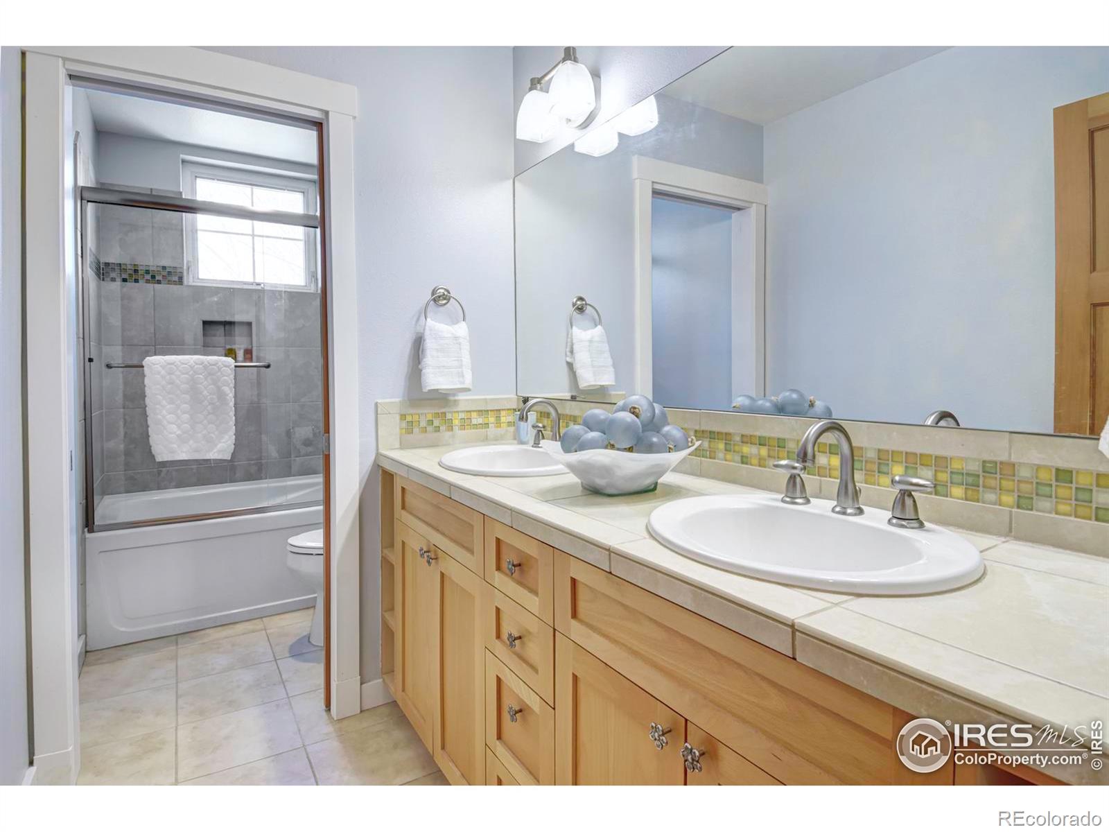 MLS Image #16 for 906  confidence drive,longmont, Colorado