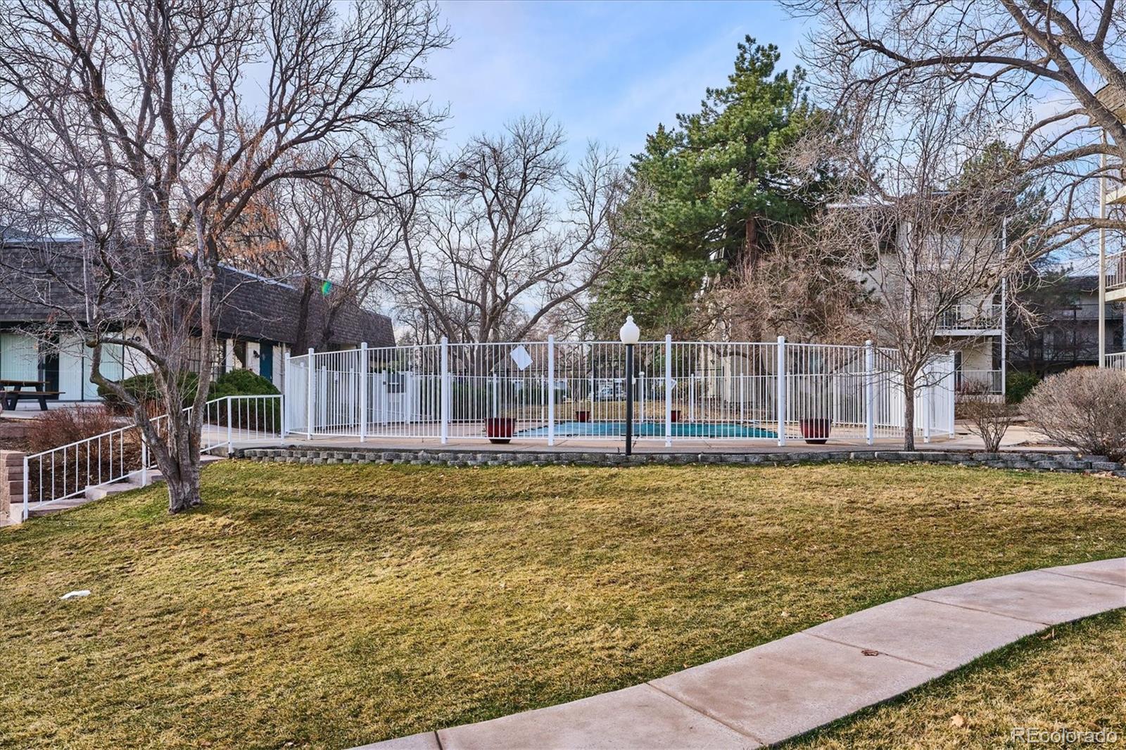 MLS Image #18 for 5770 e warren avenue,denver, Colorado