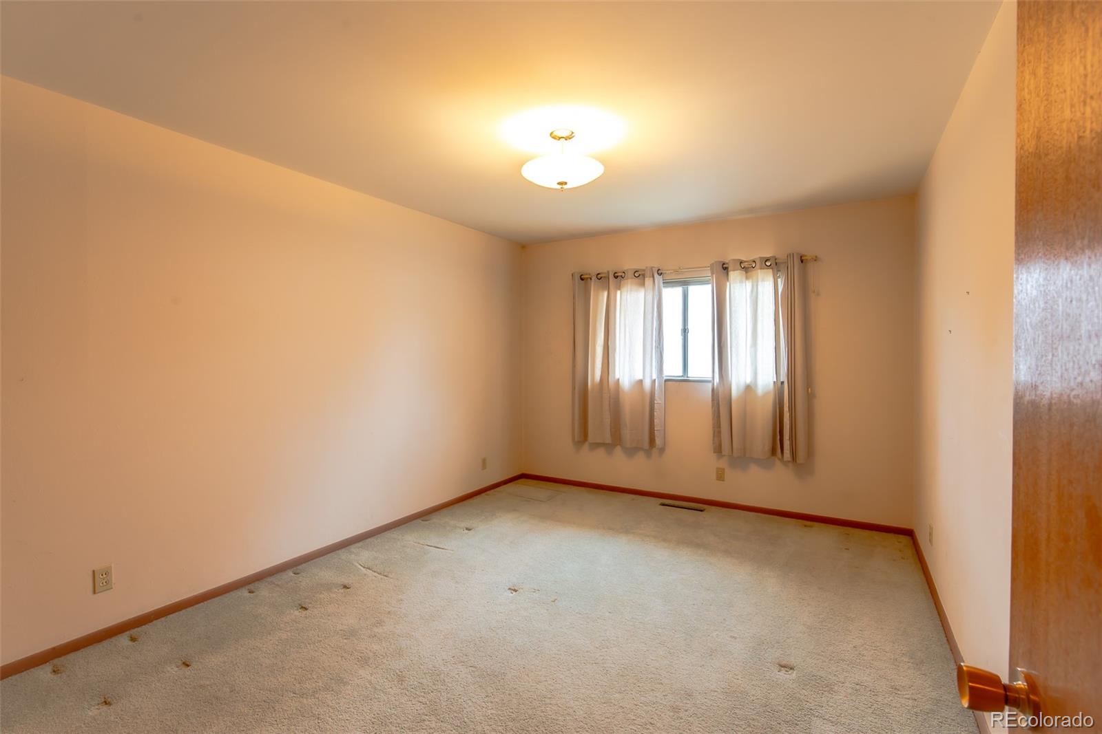 MLS Image #13 for 545 s harrison lane,denver, Colorado