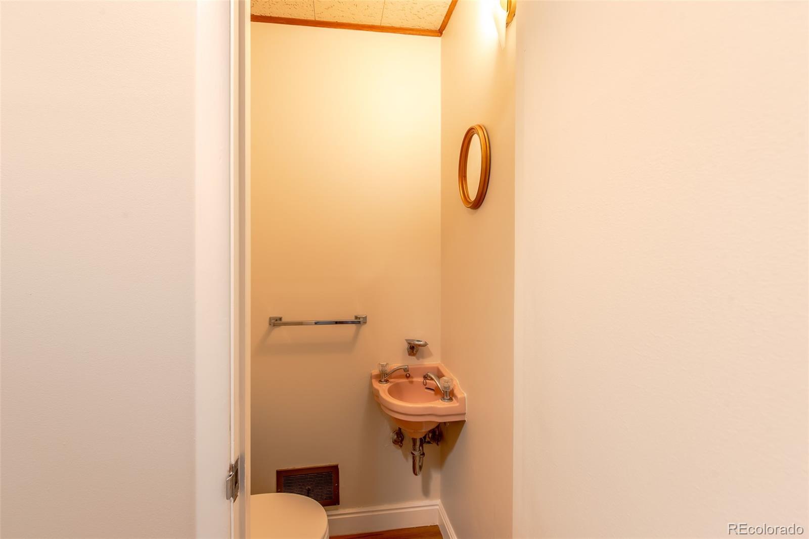 MLS Image #17 for 545 s harrison lane,denver, Colorado