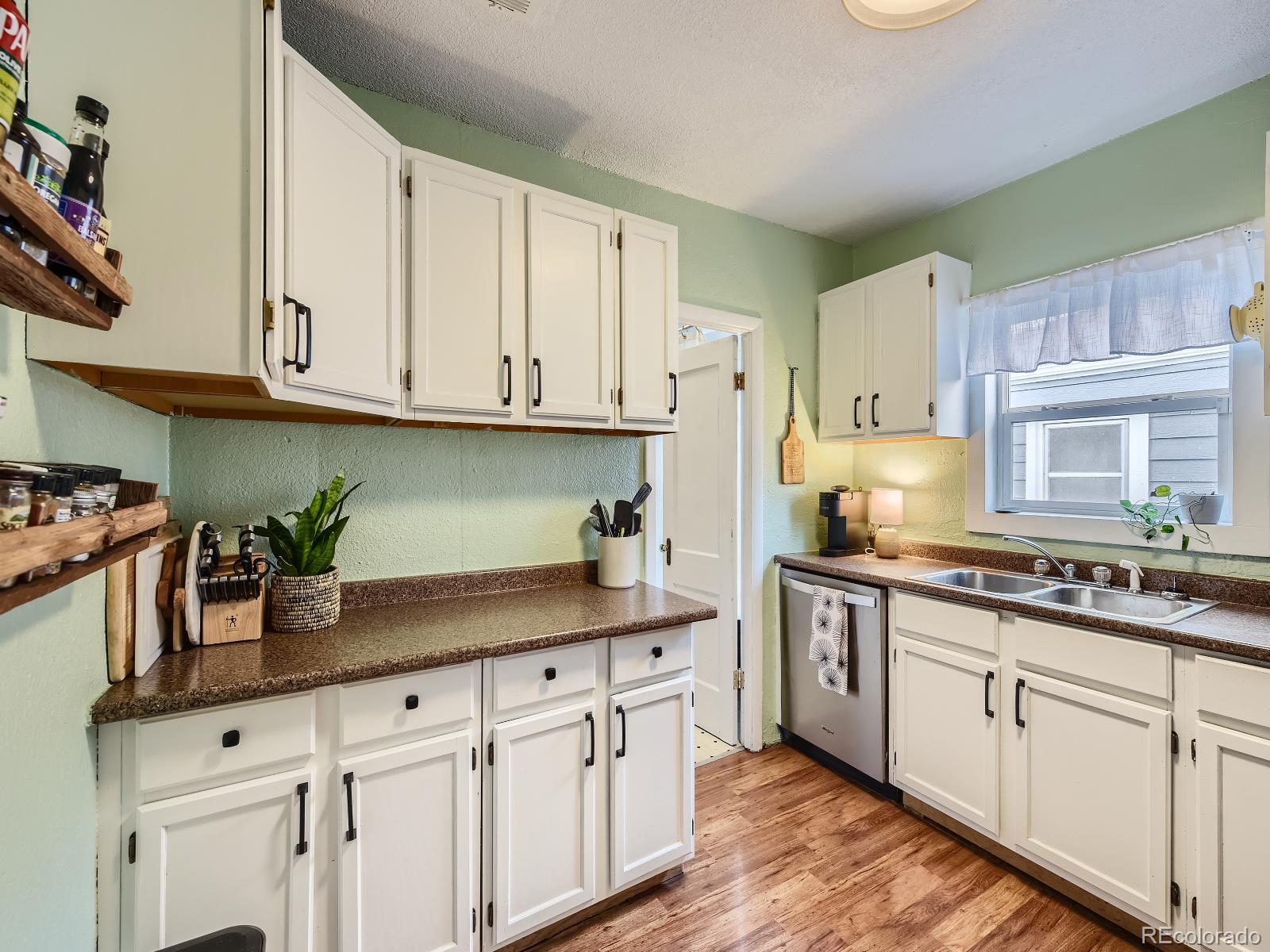 MLS Image #4 for 4134 s lincoln street,englewood, Colorado