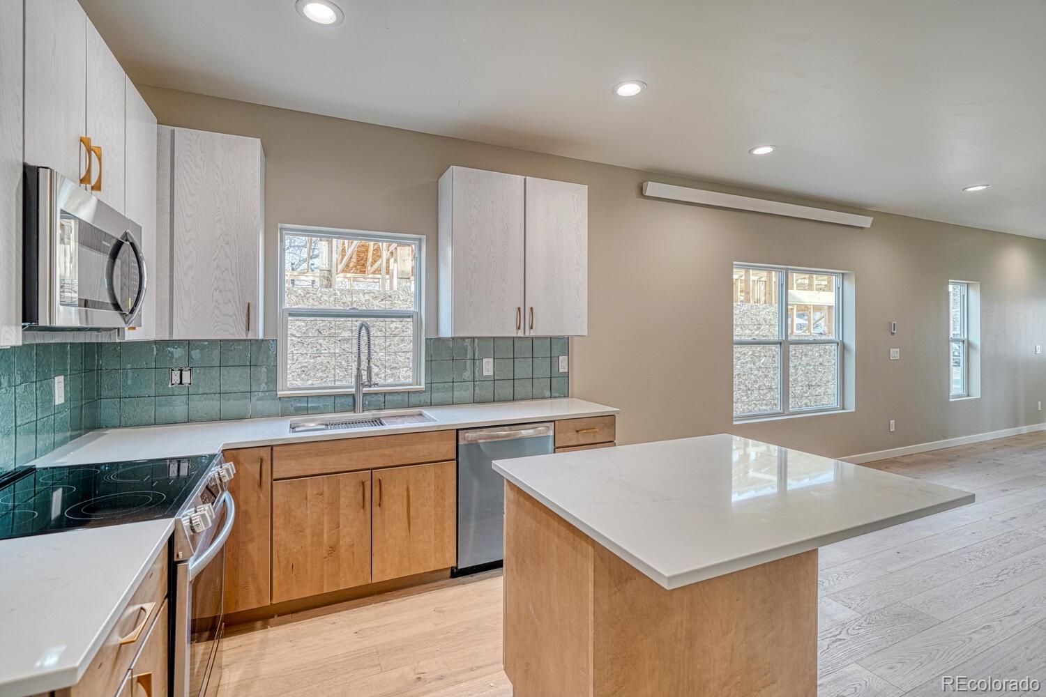 MLS Image #9 for 845 w first street,salida, Colorado