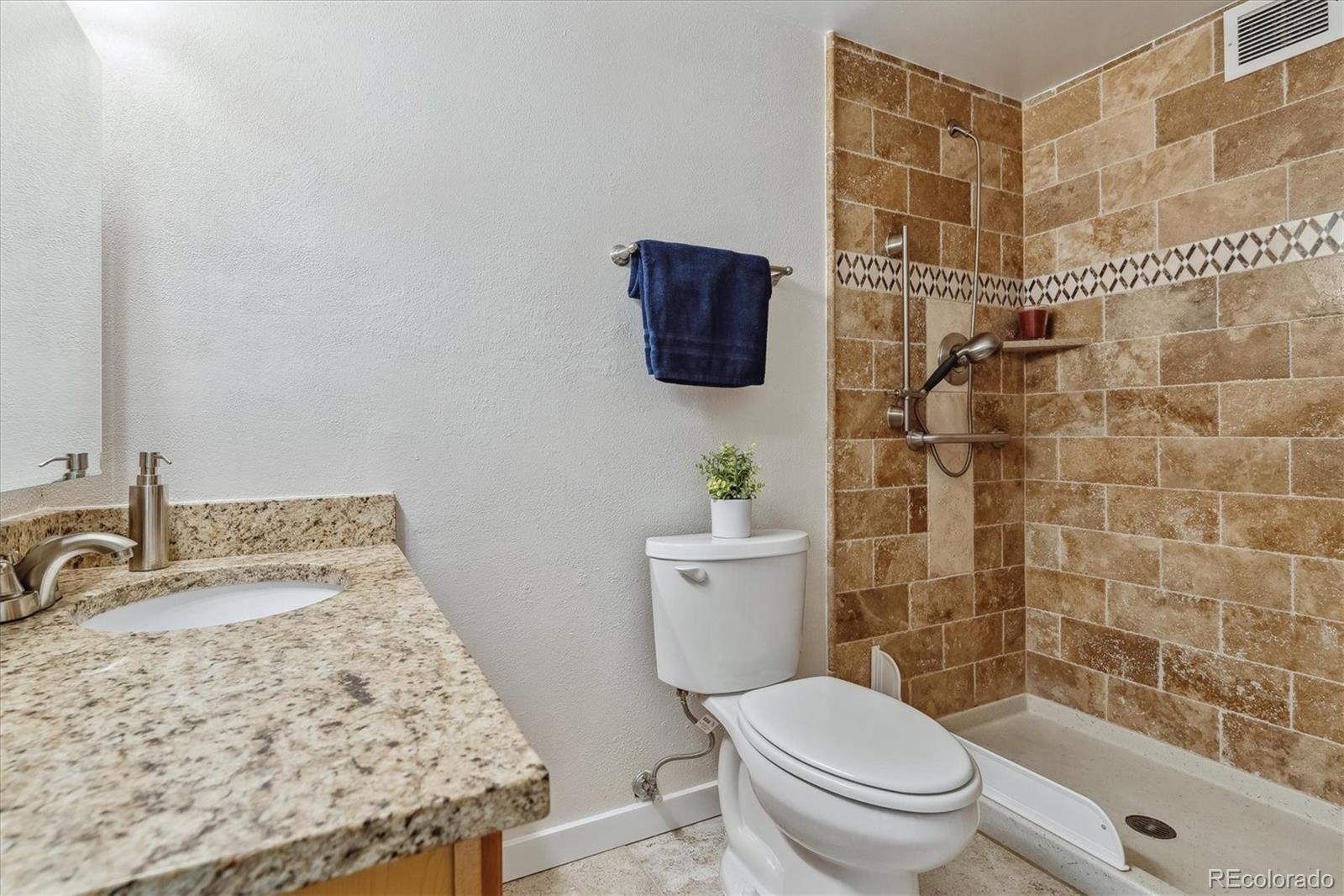 MLS Image #14 for 750 s alton way,denver, Colorado