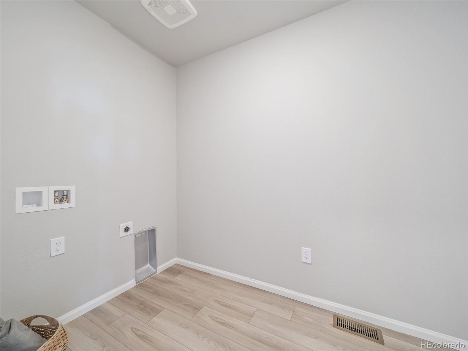 MLS Image #29 for 21841 e 38th place,aurora, Colorado