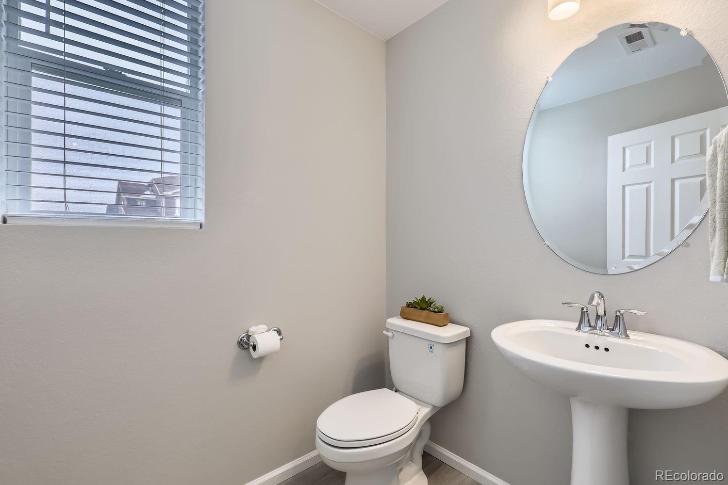 MLS Image #11 for 6492 n ceylon street,denver, Colorado