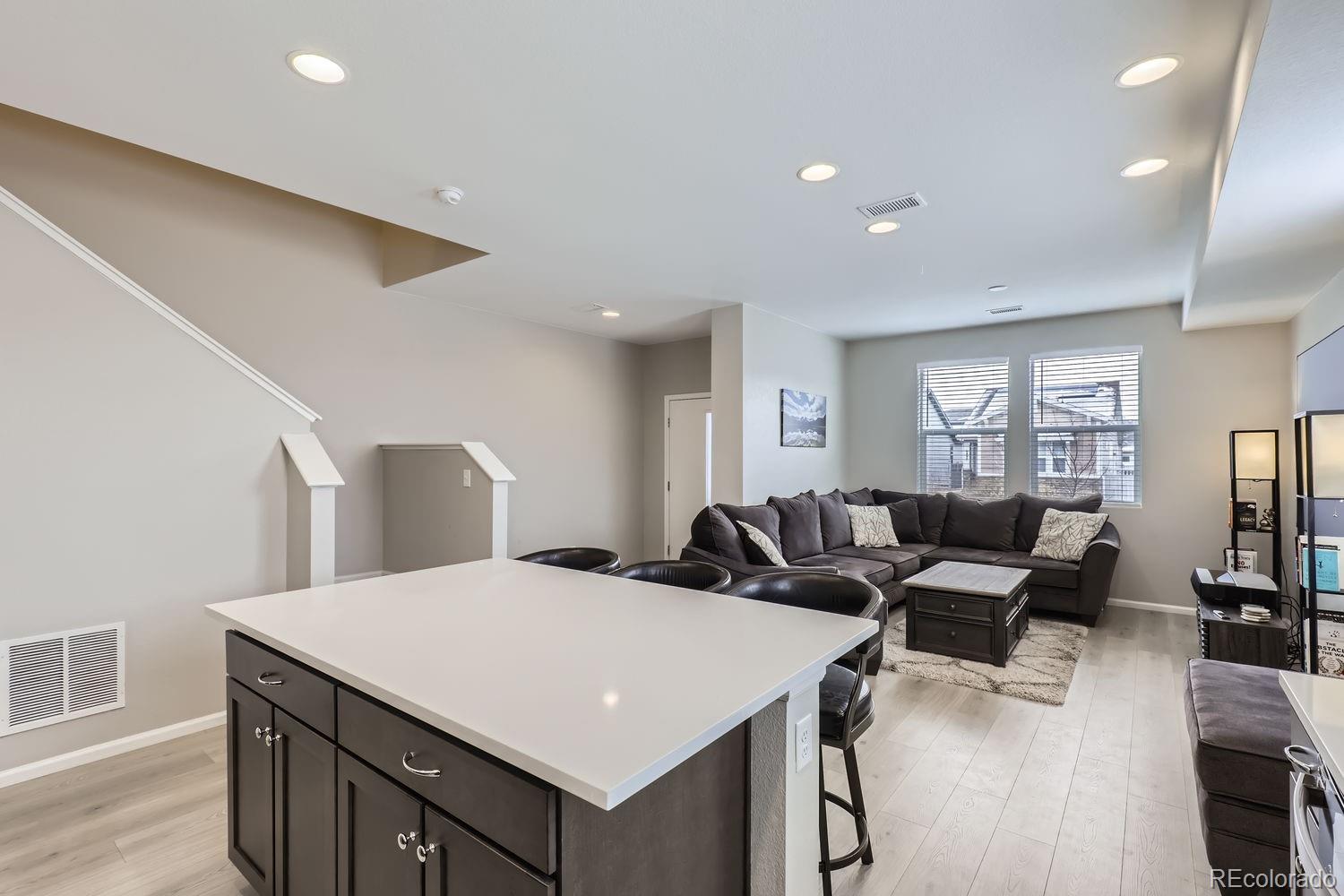 MLS Image #7 for 6492 n ceylon street,denver, Colorado