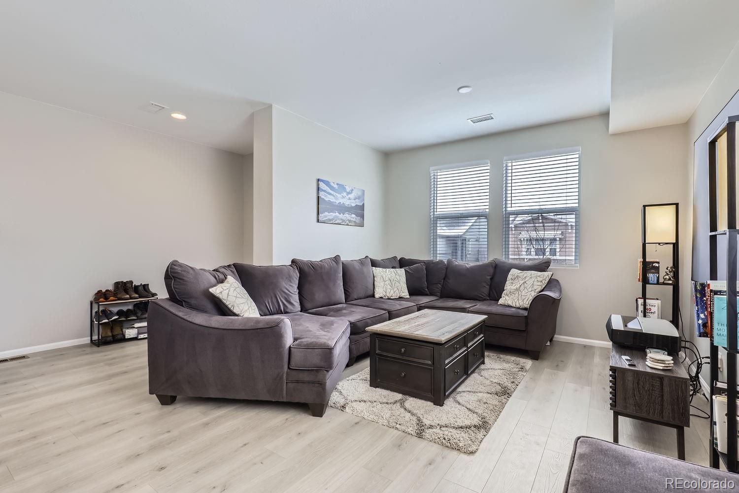 MLS Image #9 for 6492 n ceylon street,denver, Colorado