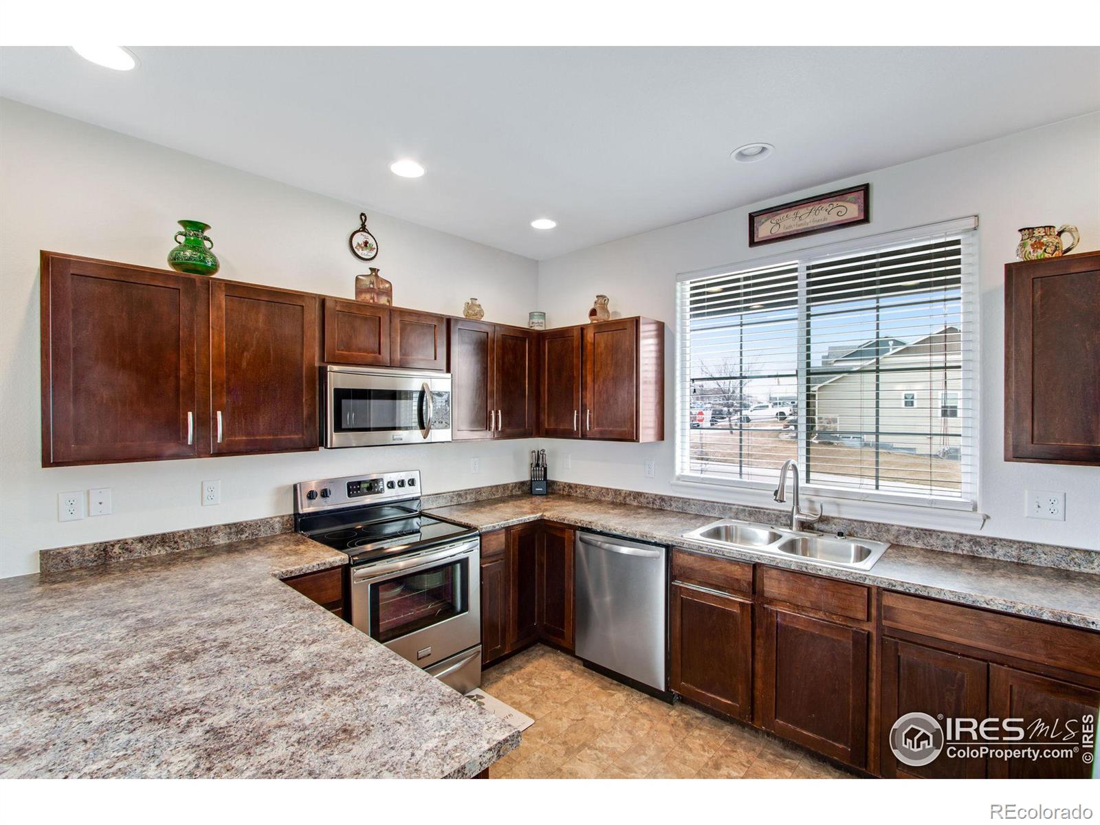 MLS Image #6 for 382  sunset drive,la salle, Colorado