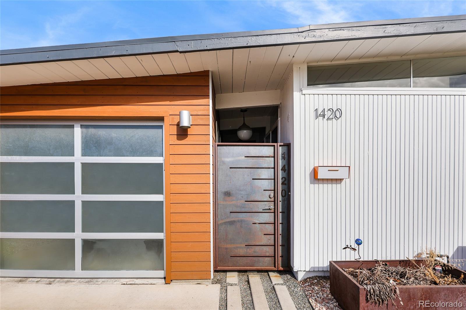 MLS Image #3 for 1420 s dahlia street,denver, Colorado