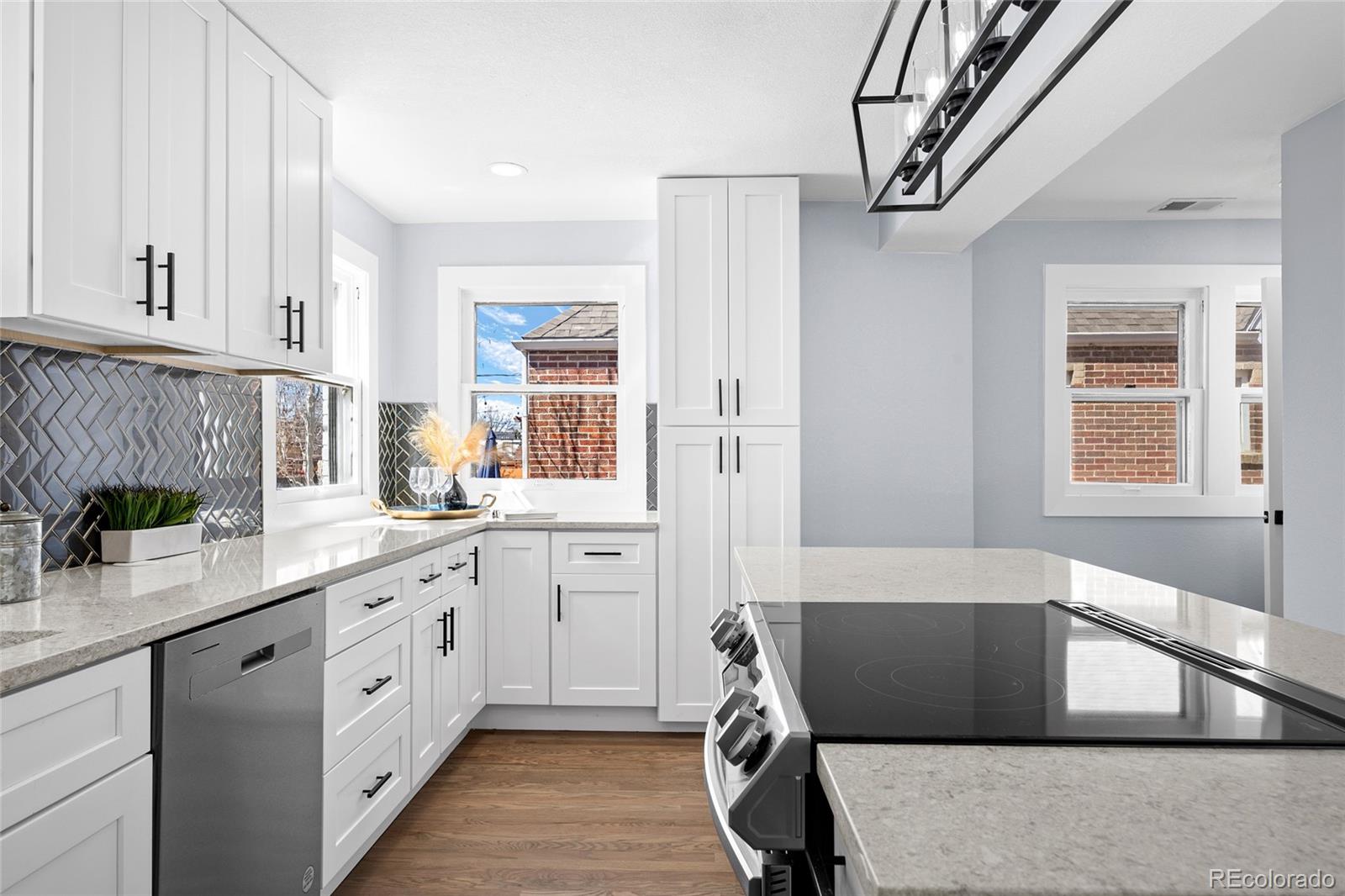 MLS Image #7 for 3710 w 26th avenue,denver, Colorado