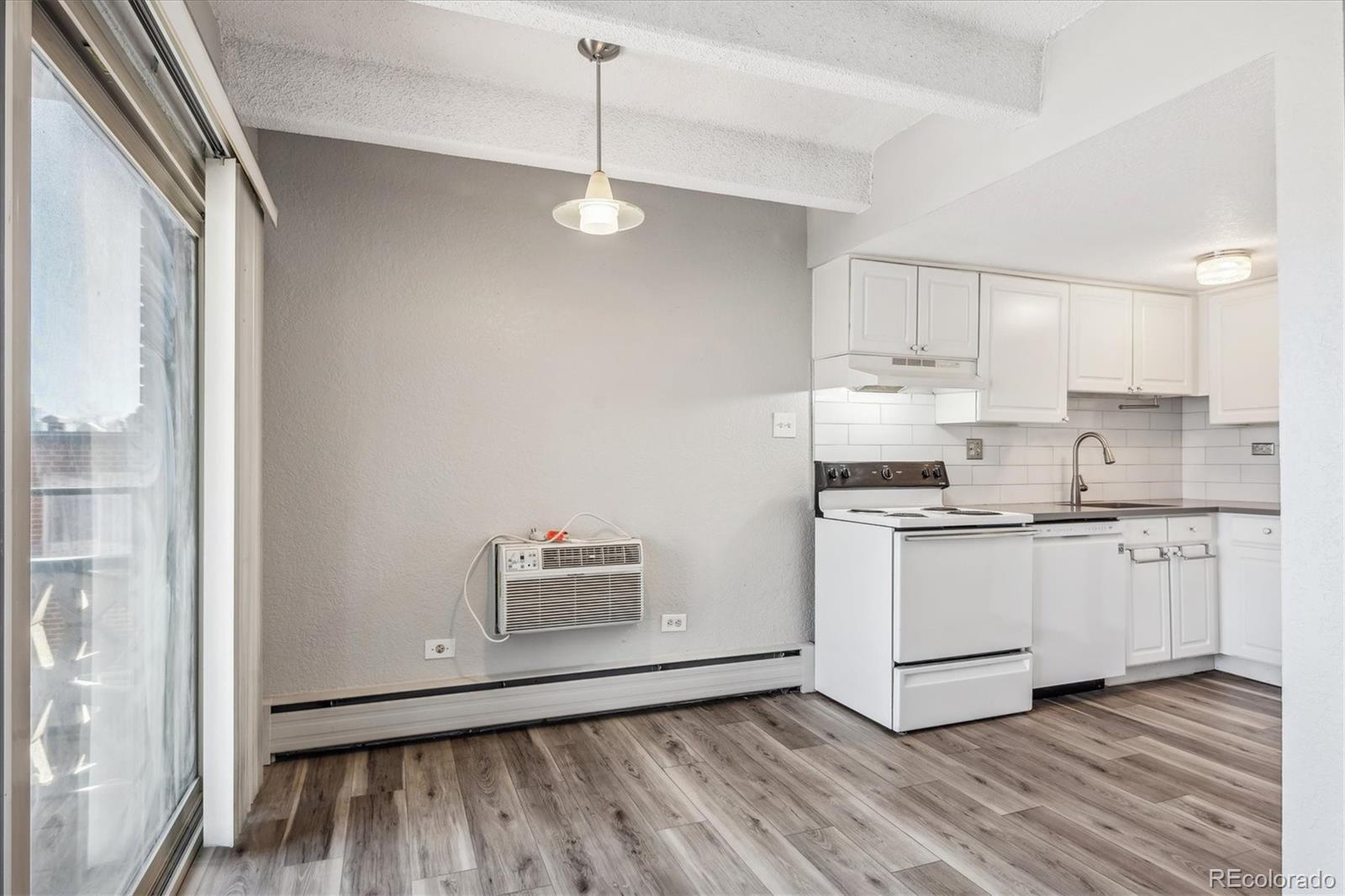 MLS Image #7 for 655 n pearl street,denver, Colorado