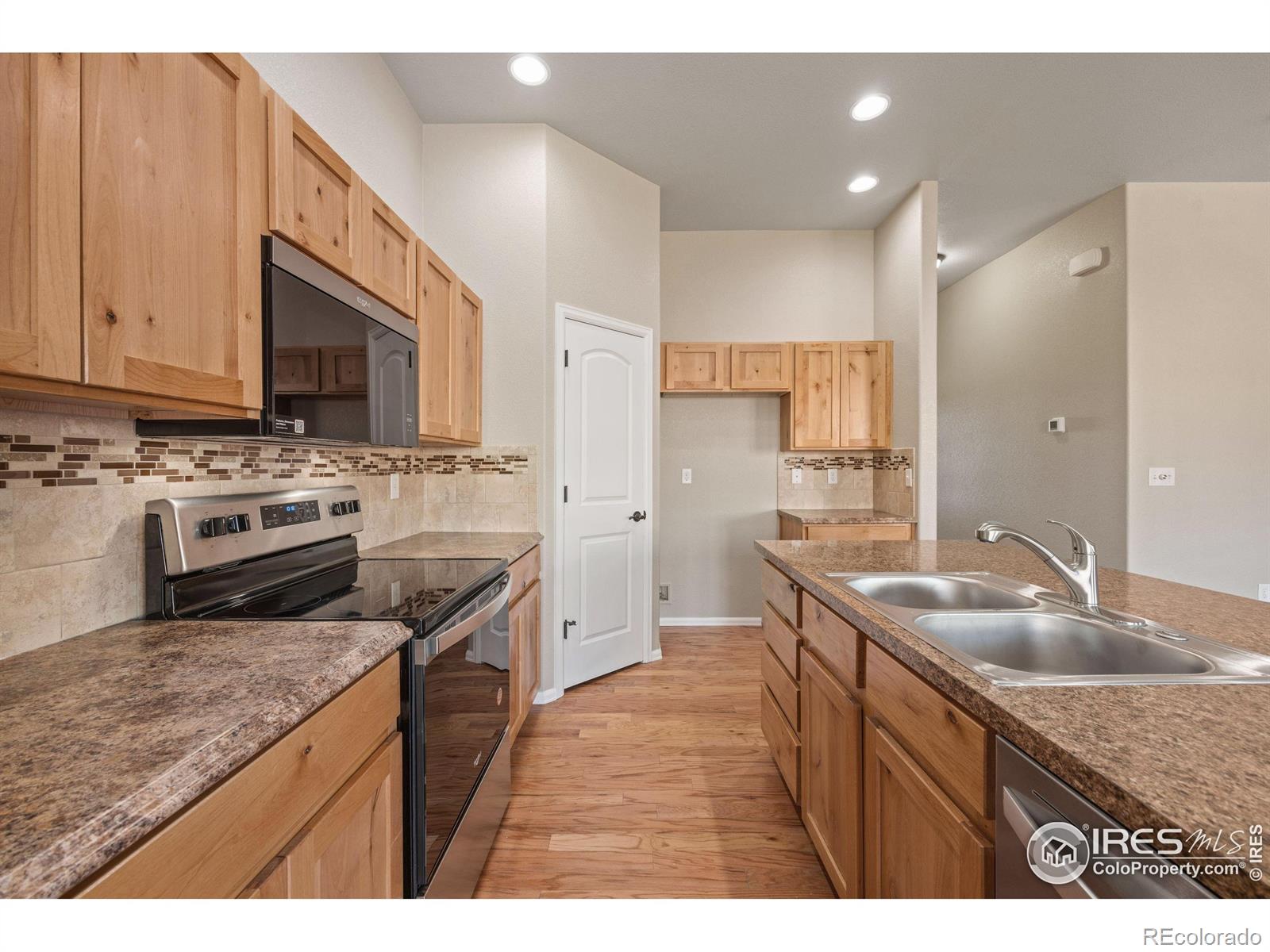 MLS Image #15 for 1602  new season drive,windsor, Colorado