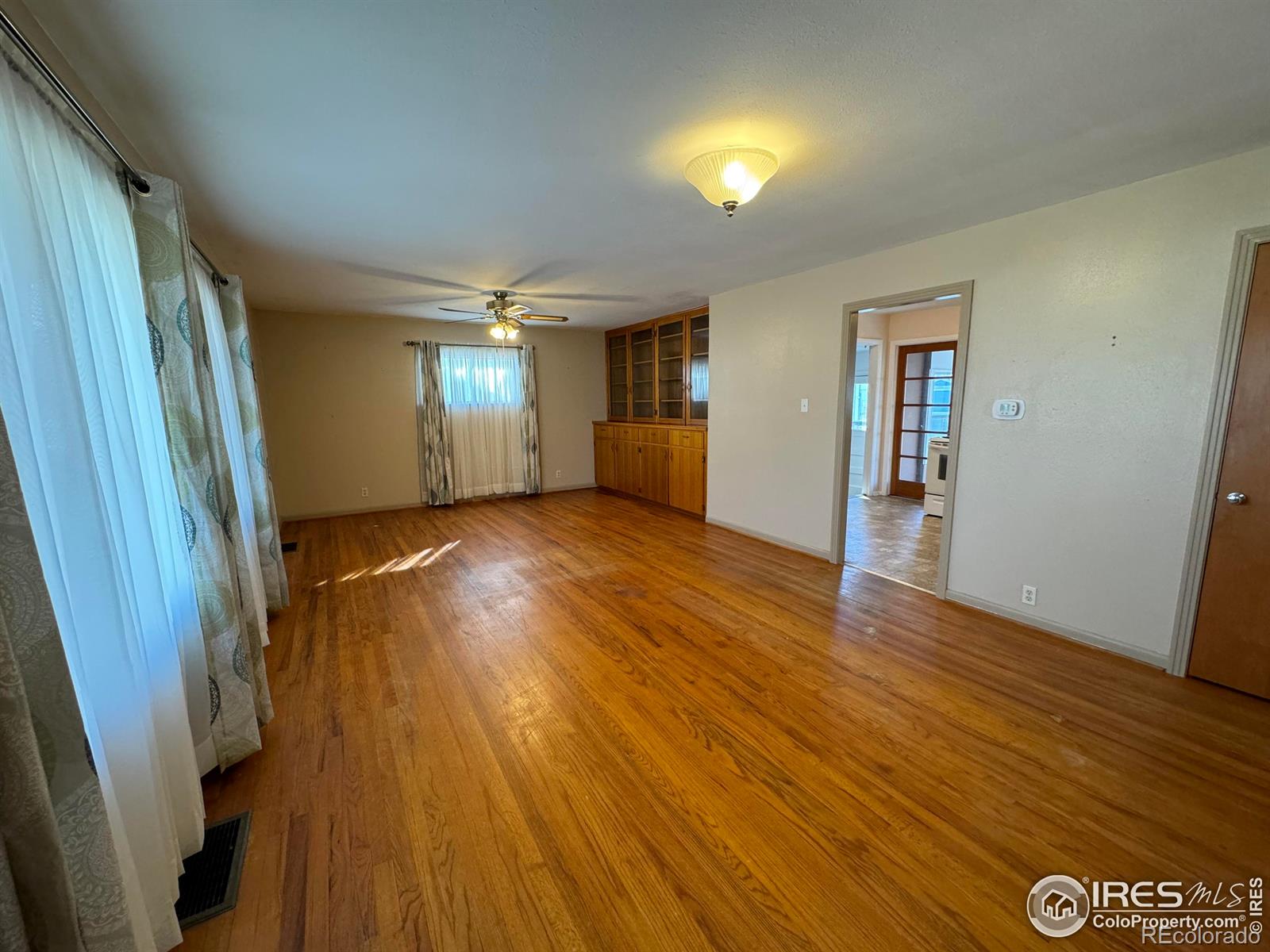 MLS Image #4 for 827  delmar street,sterling, Colorado