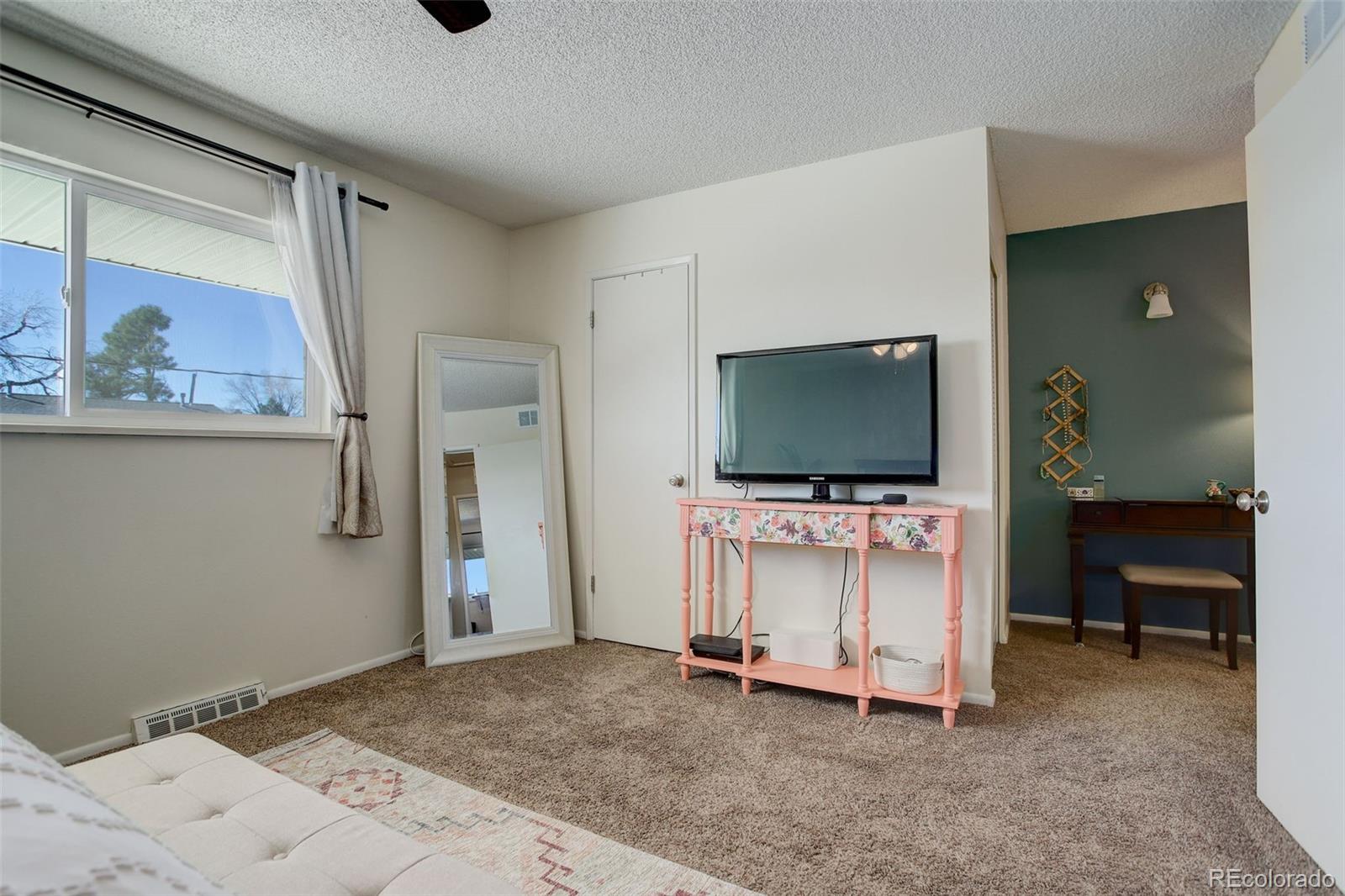 MLS Image #14 for 3933 s boston street,denver, Colorado