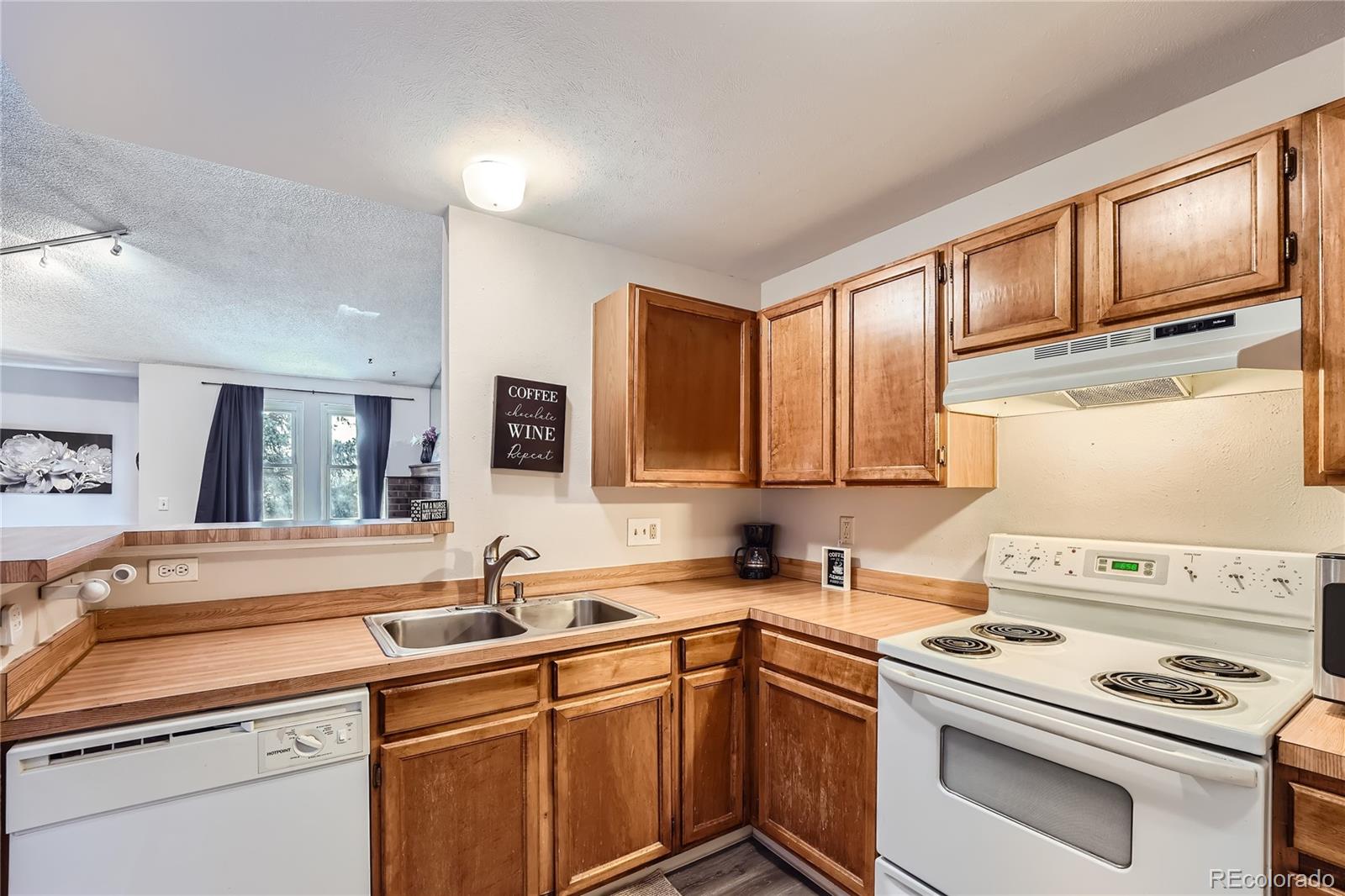 MLS Image #6 for 7899  allison way 302,arvada, Colorado