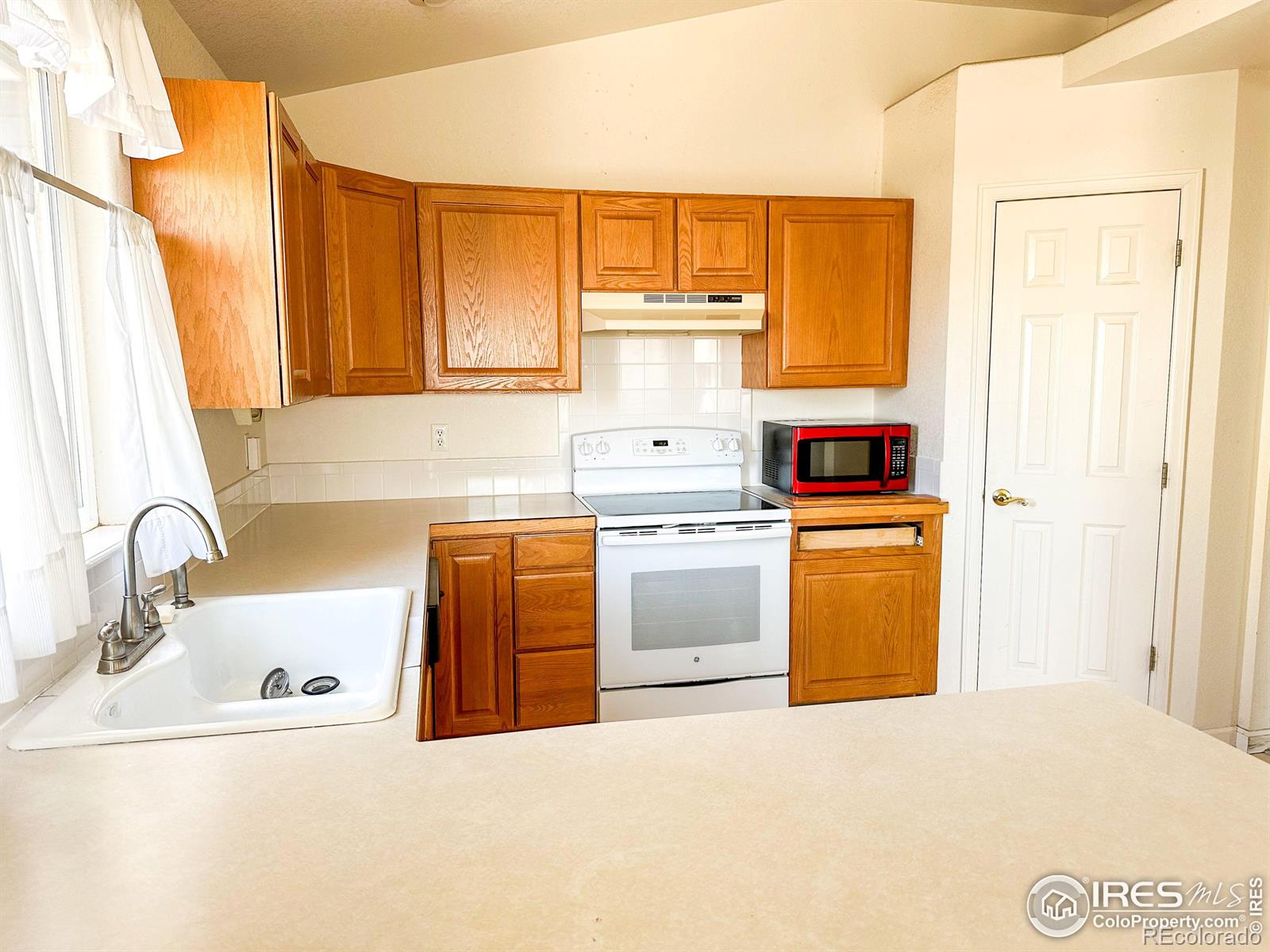 MLS Image #9 for 903 n 6th street,johnstown, Colorado