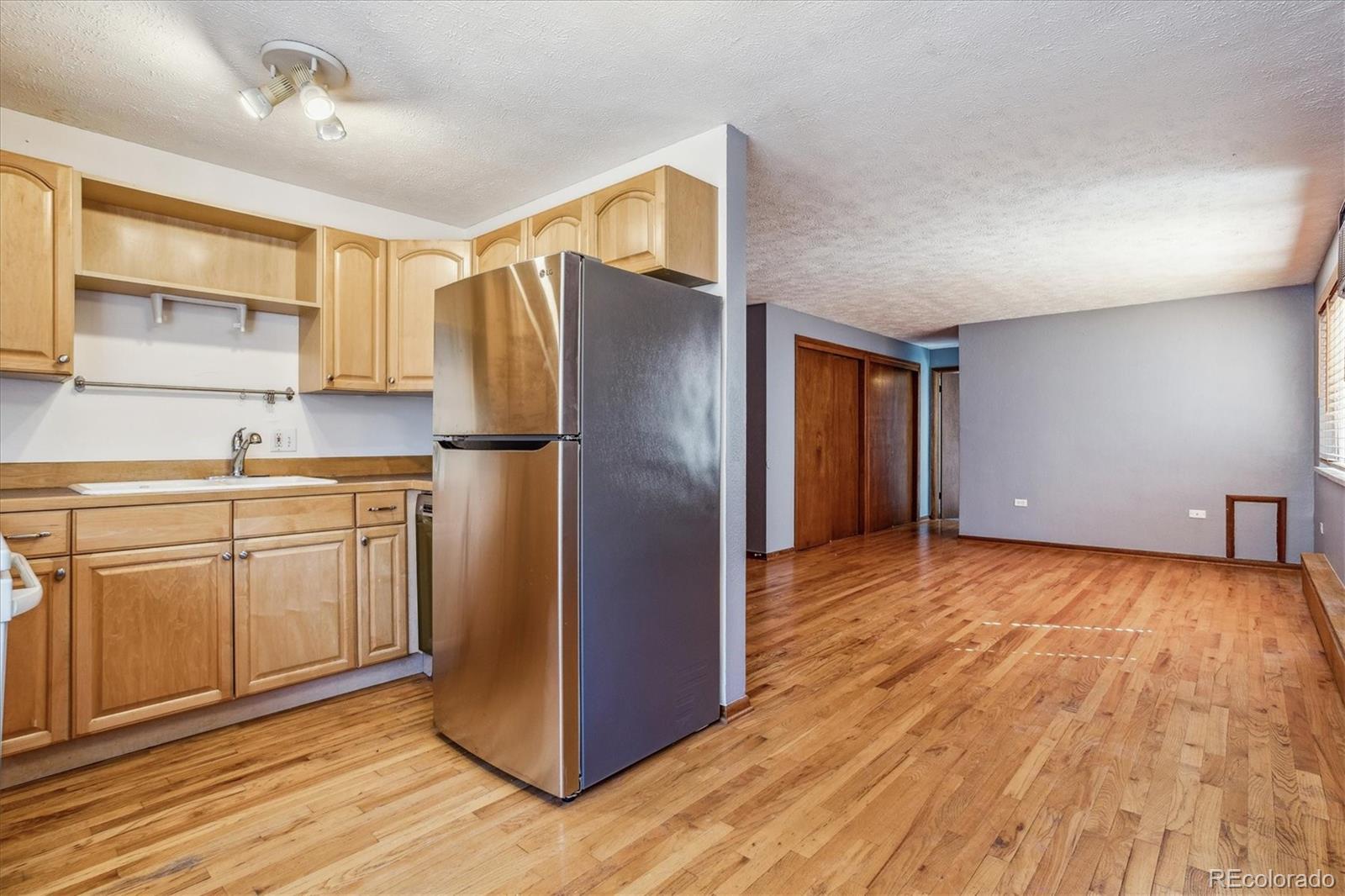 MLS Image #6 for 1063 n clarkson street 11,denver, Colorado