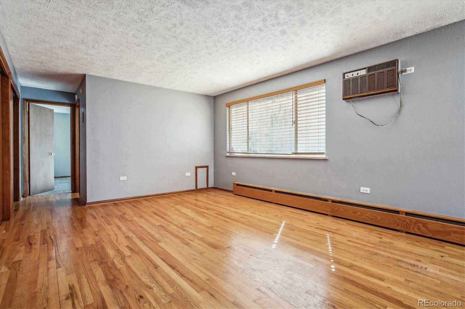 MLS Image #7 for 1063 n clarkson street 11,denver, Colorado