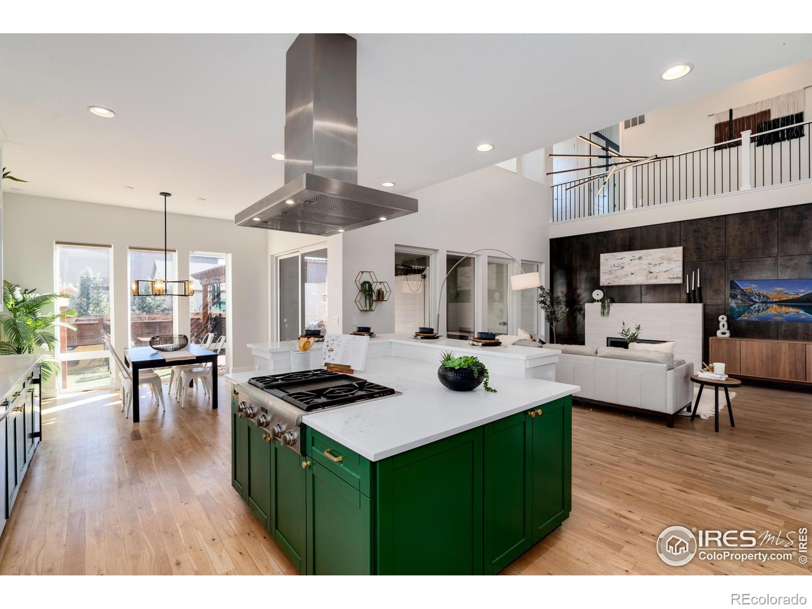 MLS Image #10 for 7966 e 50th avenue,denver, Colorado