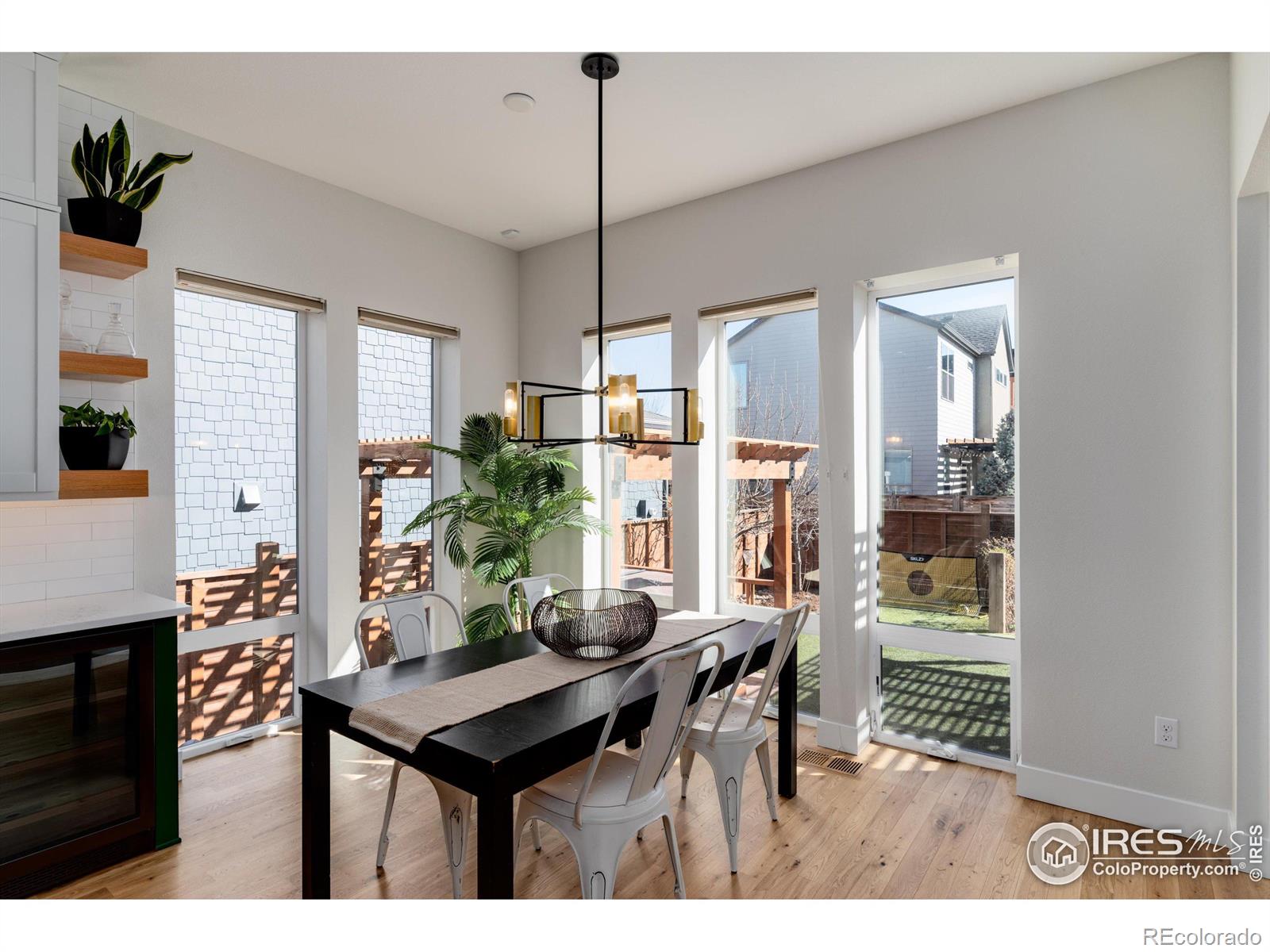 MLS Image #13 for 7966 e 50th avenue,denver, Colorado
