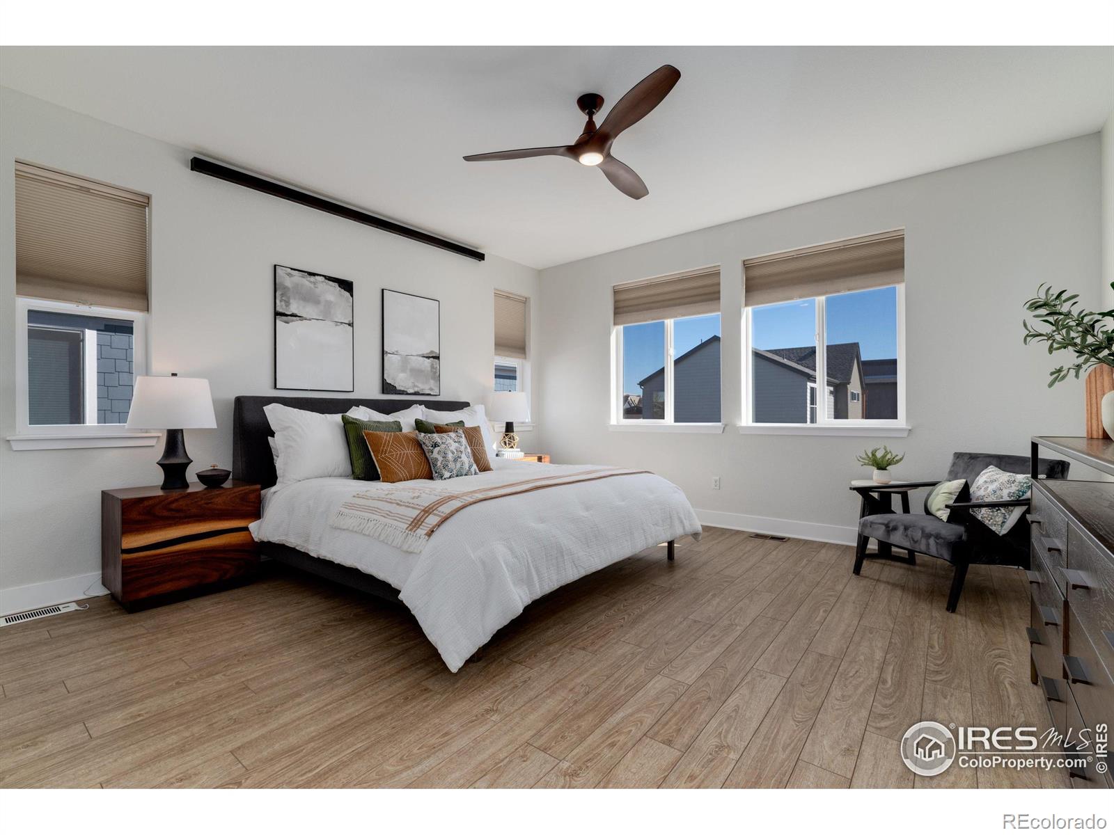 MLS Image #17 for 7966 e 50th avenue,denver, Colorado