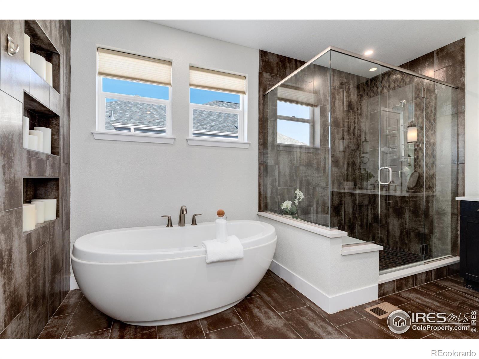 MLS Image #20 for 7966 e 50th avenue,denver, Colorado