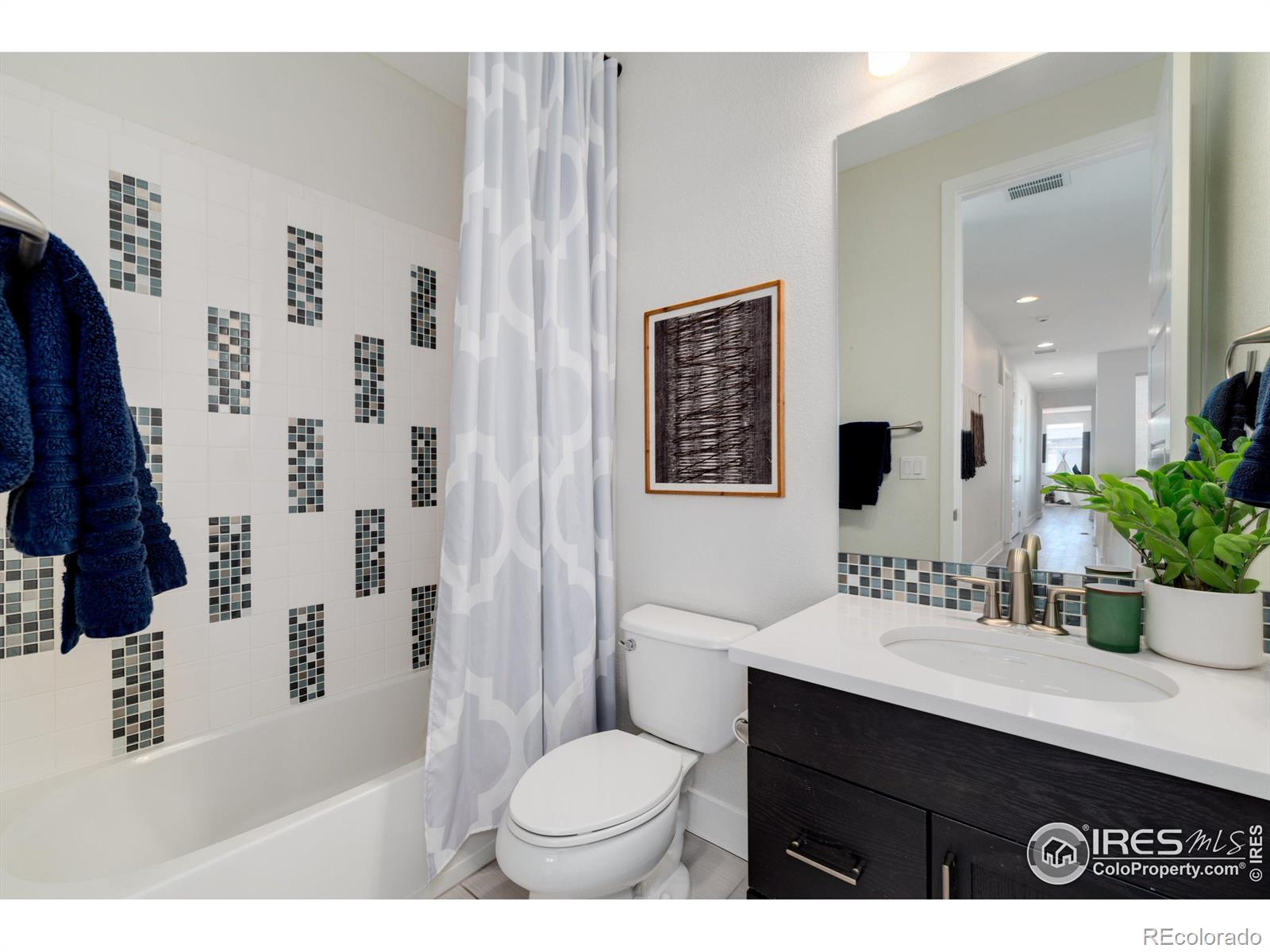 MLS Image #22 for 7966 e 50th avenue,denver, Colorado
