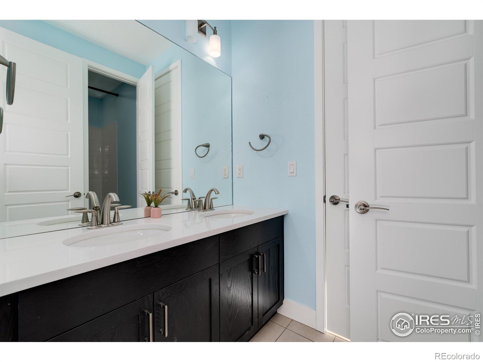 MLS Image #24 for 7966 e 50th avenue,denver, Colorado