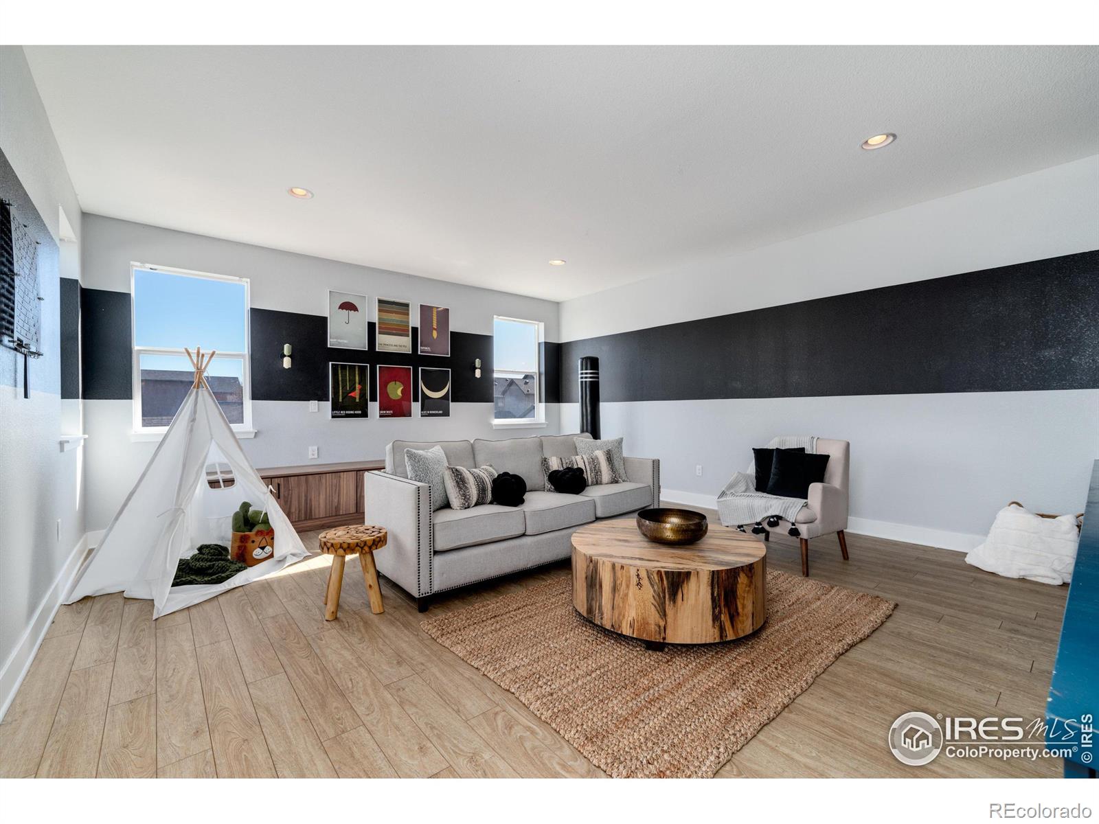 MLS Image #29 for 7966 e 50th avenue,denver, Colorado