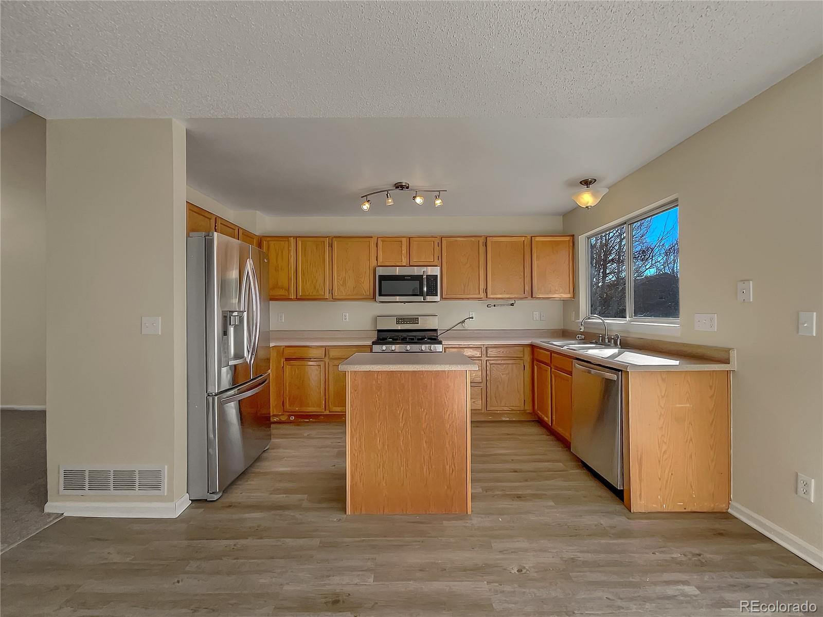 MLS Image #7 for 2884 s salida court,aurora, Colorado