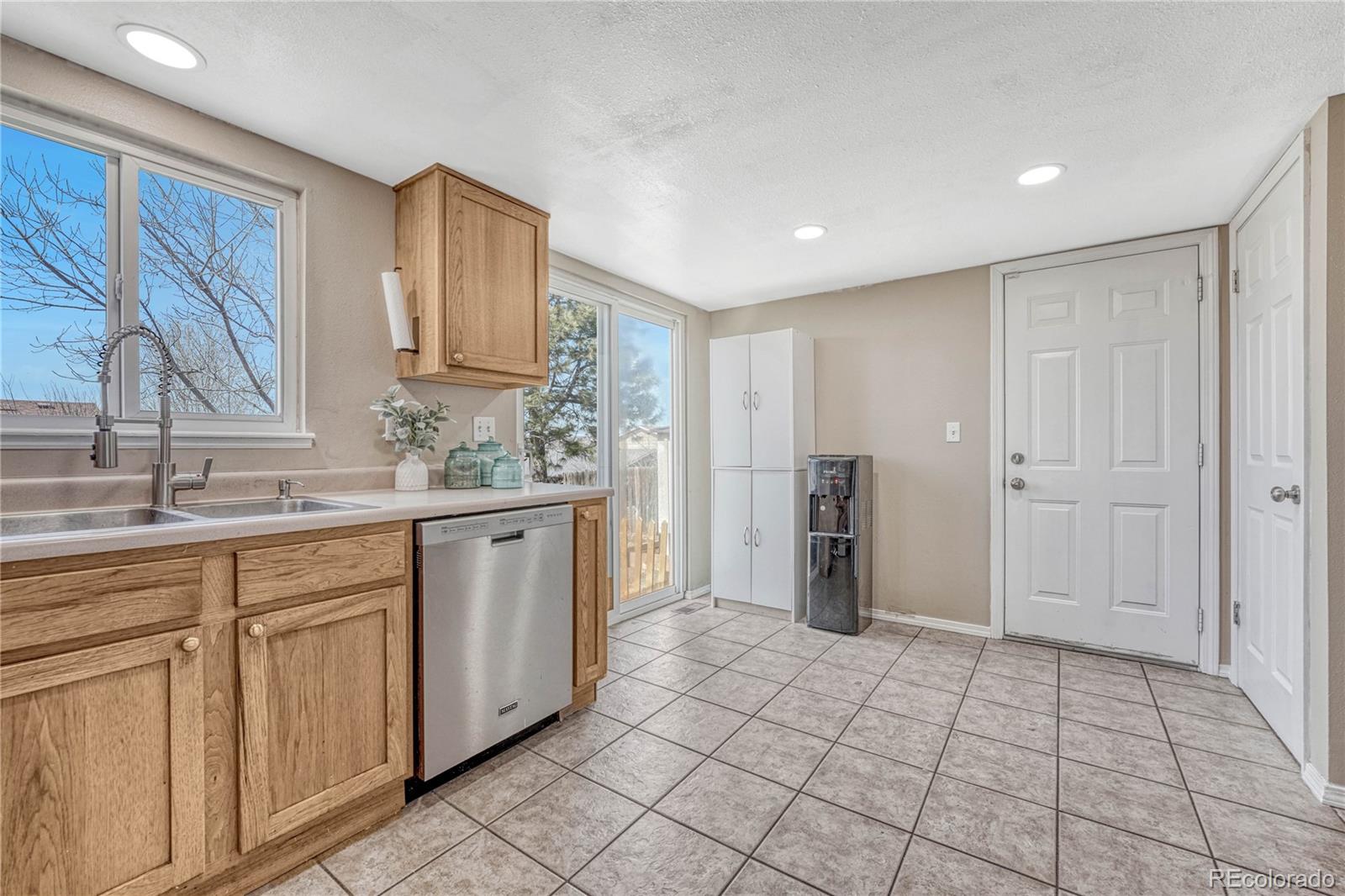 MLS Image #7 for 2740  fredricksburg drive,colorado springs, Colorado