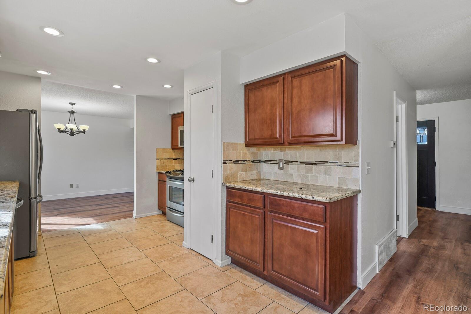 MLS Image #5 for 6224 s dudley court,littleton, Colorado