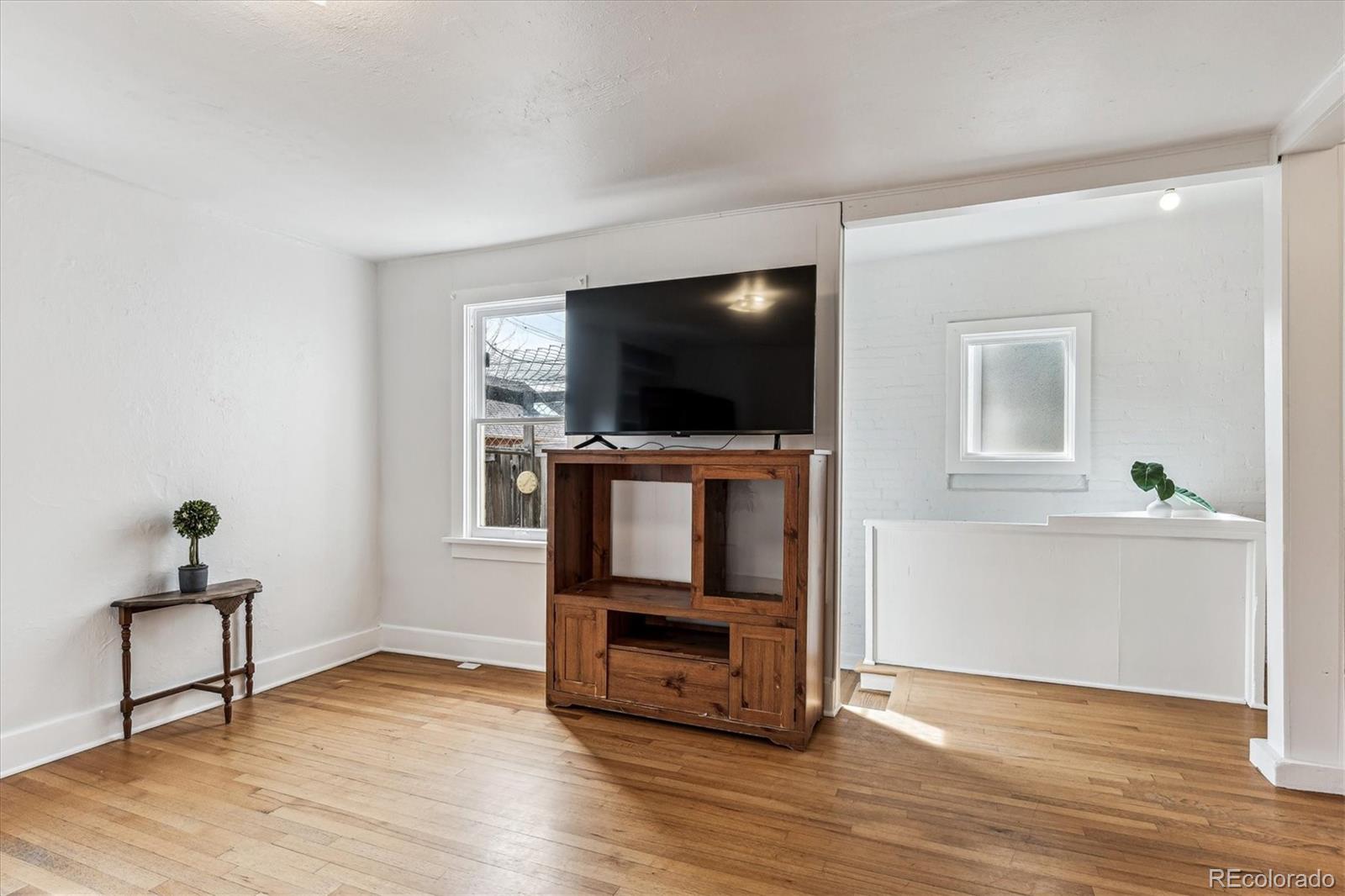 MLS Image #10 for 476 s pearl street,denver, Colorado