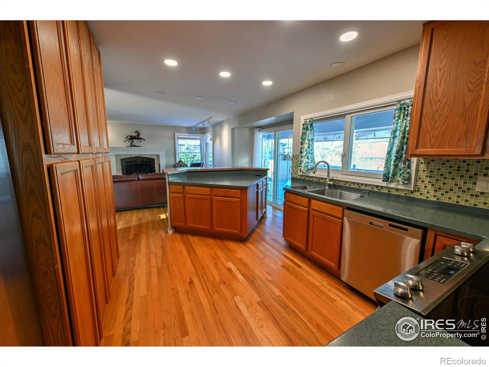 MLS Image #12 for 888 s palisade court,louisville, Colorado